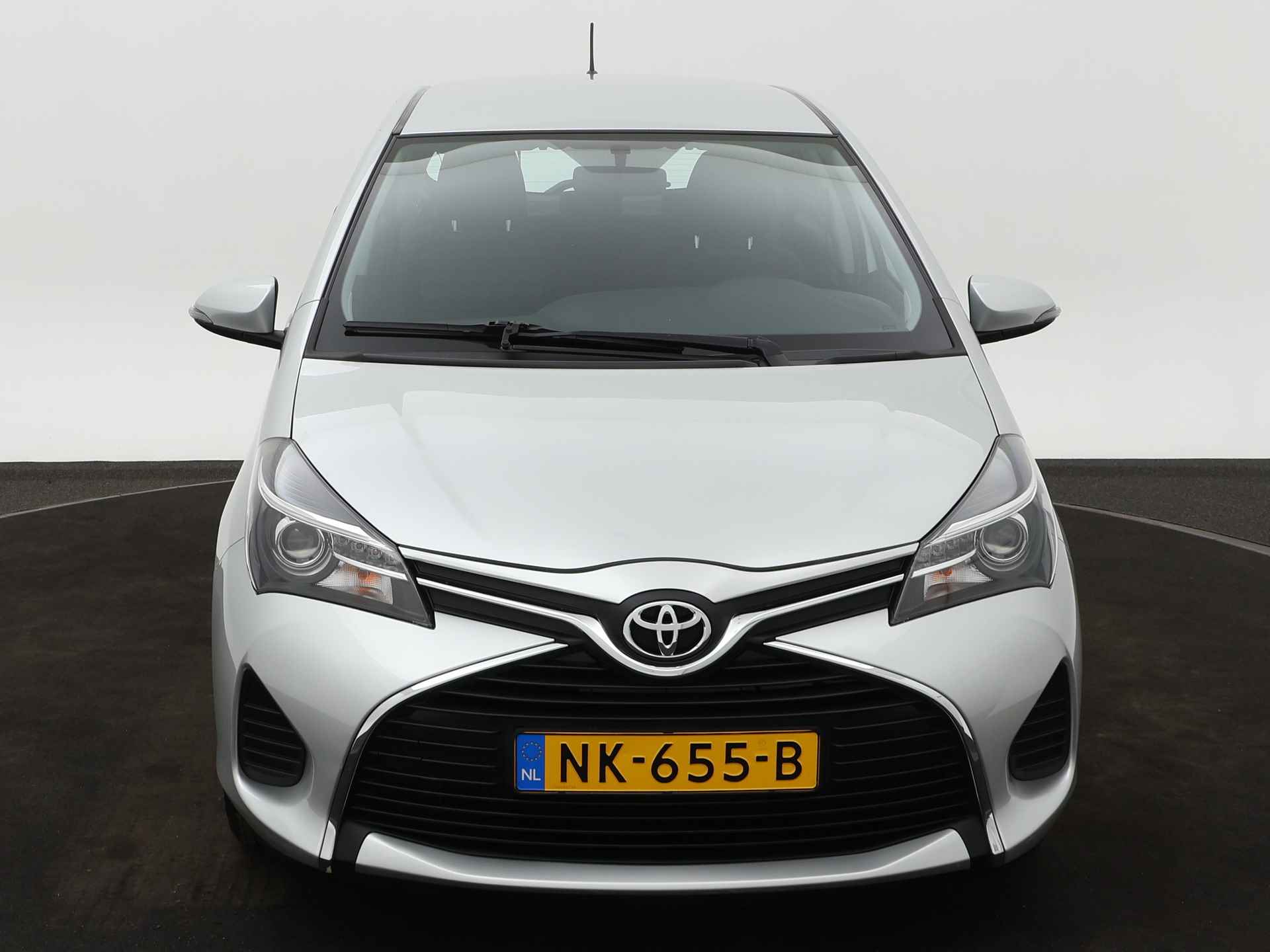 Toyota Yaris 1.0 VVT-i Aspiration Airco I Bluetooth I Hoge zit I 100% dealeronderhouden - 8/17