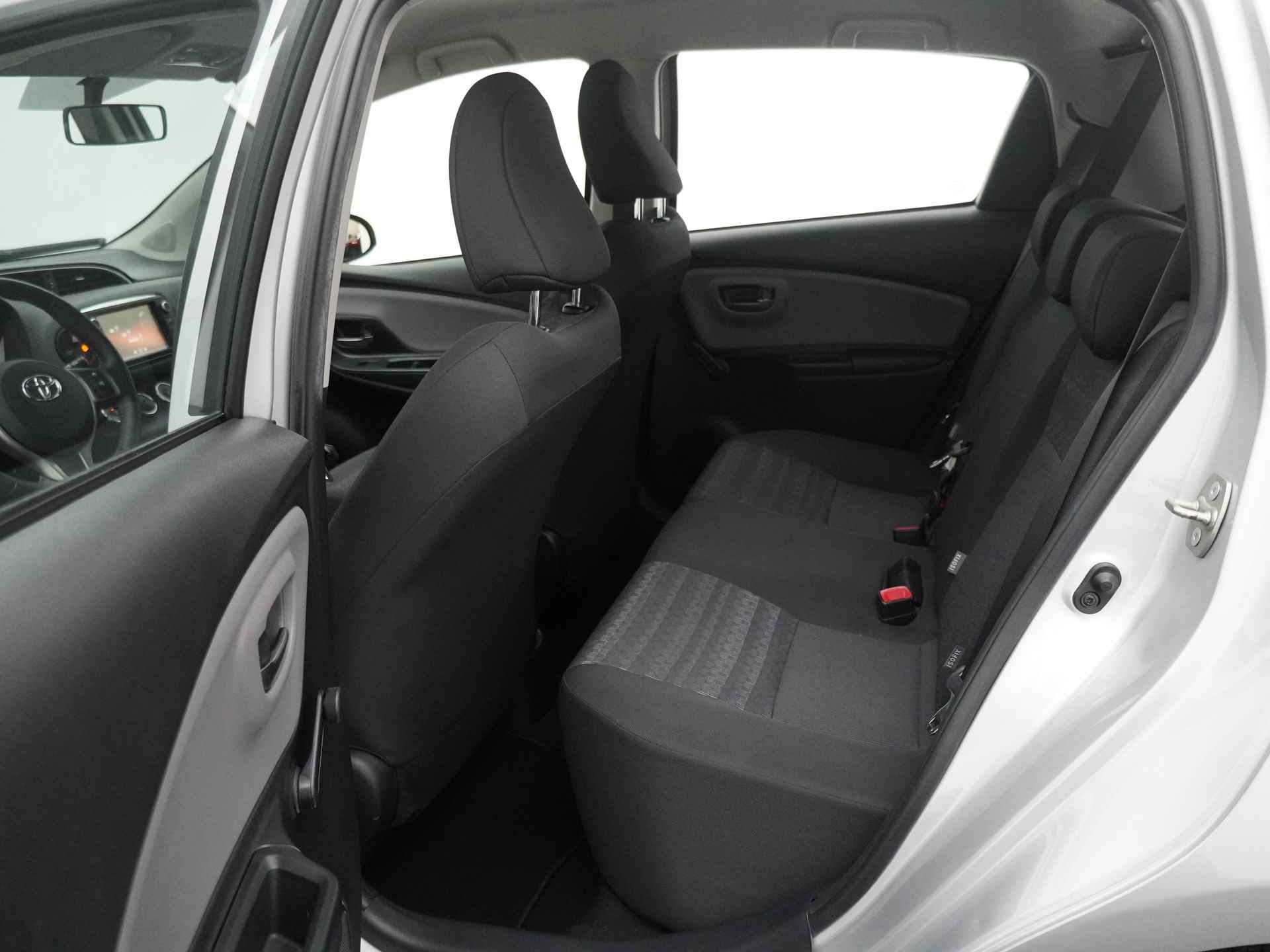 Toyota Yaris 1.0 VVT-i Aspiration Airco I Bluetooth I Hoge zit I 100% dealeronderhouden - 9/17