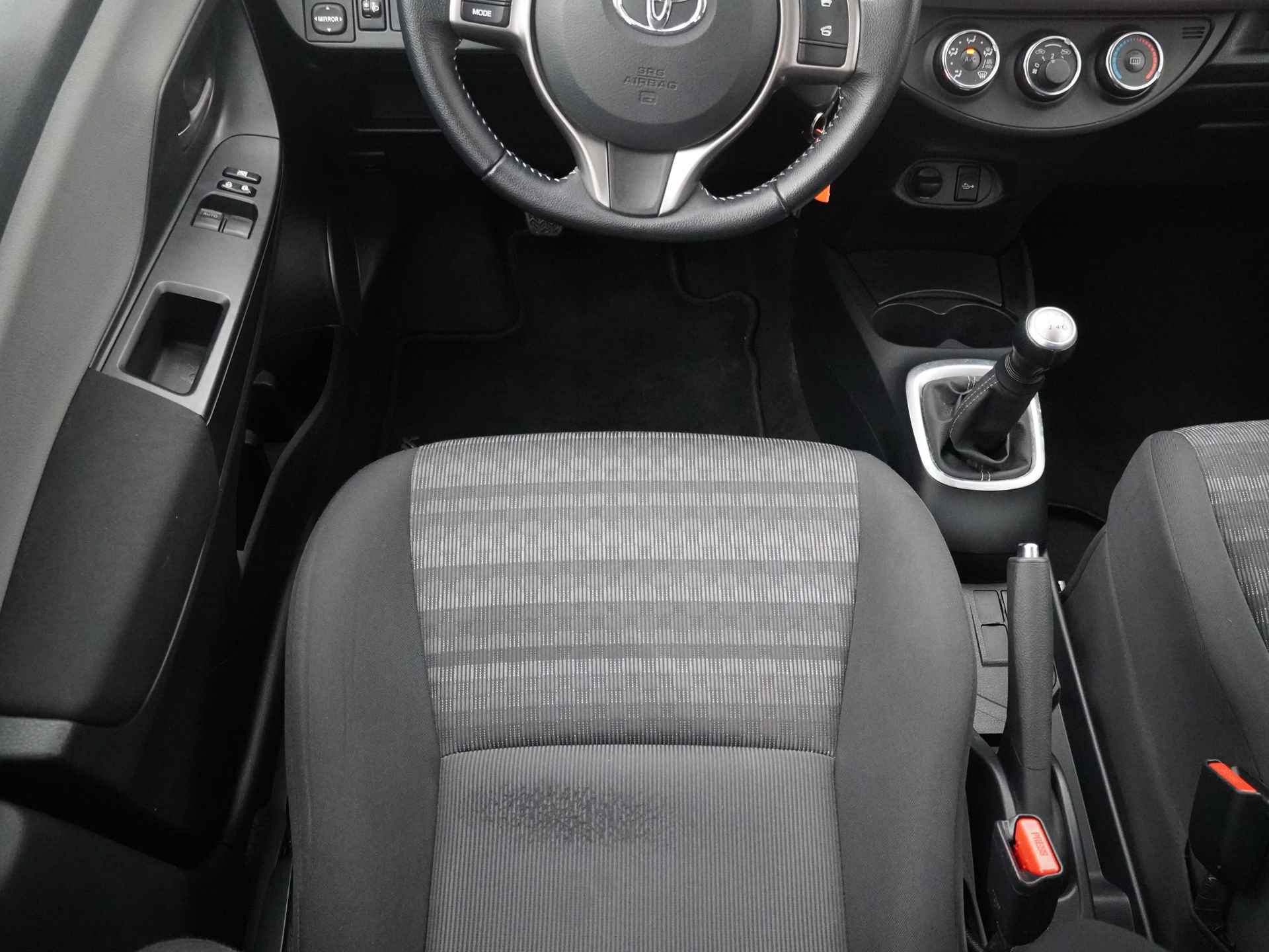 Toyota Yaris 1.0 VVT-i Aspiration Airco I Bluetooth I Hoge zit I 100% dealeronderhouden - 12/17