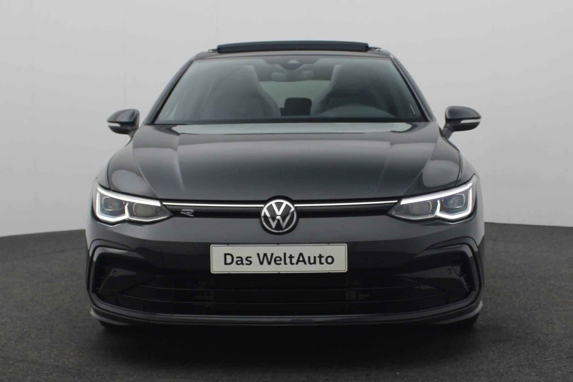 Volkswagen Golf 1.5 eTSI 150PK DSG R-Line Business | Pano | Harman/Kardon | IQ Light | Keyless | Camera | 17 inch - 17/41