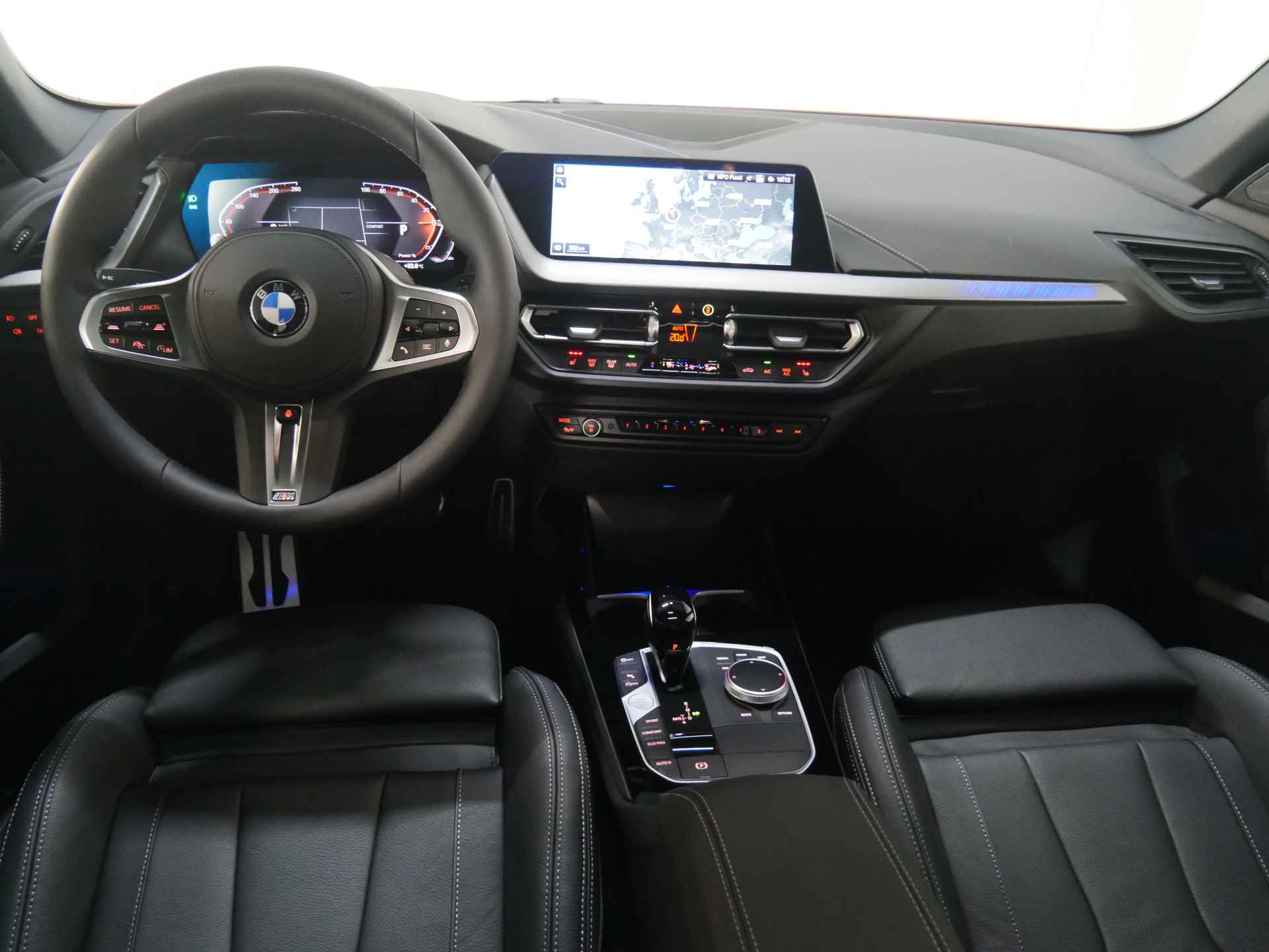 BMW 2 Serie Gran Coupé 218i High Executive M Sport Automaat / Panoramadak / M Sportstoelen / Adaptieve LED / Active Cruise Control / M Sportonderstel / Parking Assistant / Leder - 4/32