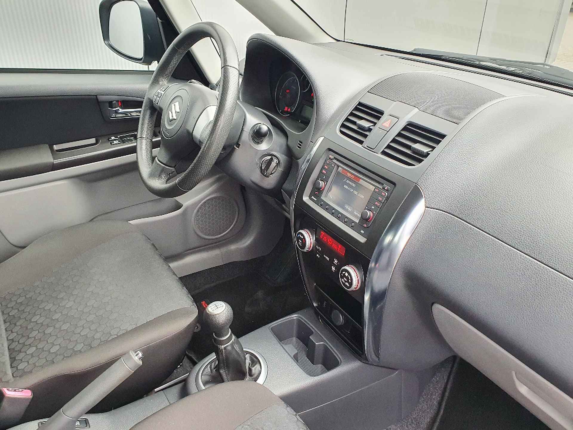 Suzuki SX4 1.6 Executive Climate Control, Cruise Control, Keyless Entry, Stoelverwarming, Radio, Bluetooth - 5/21