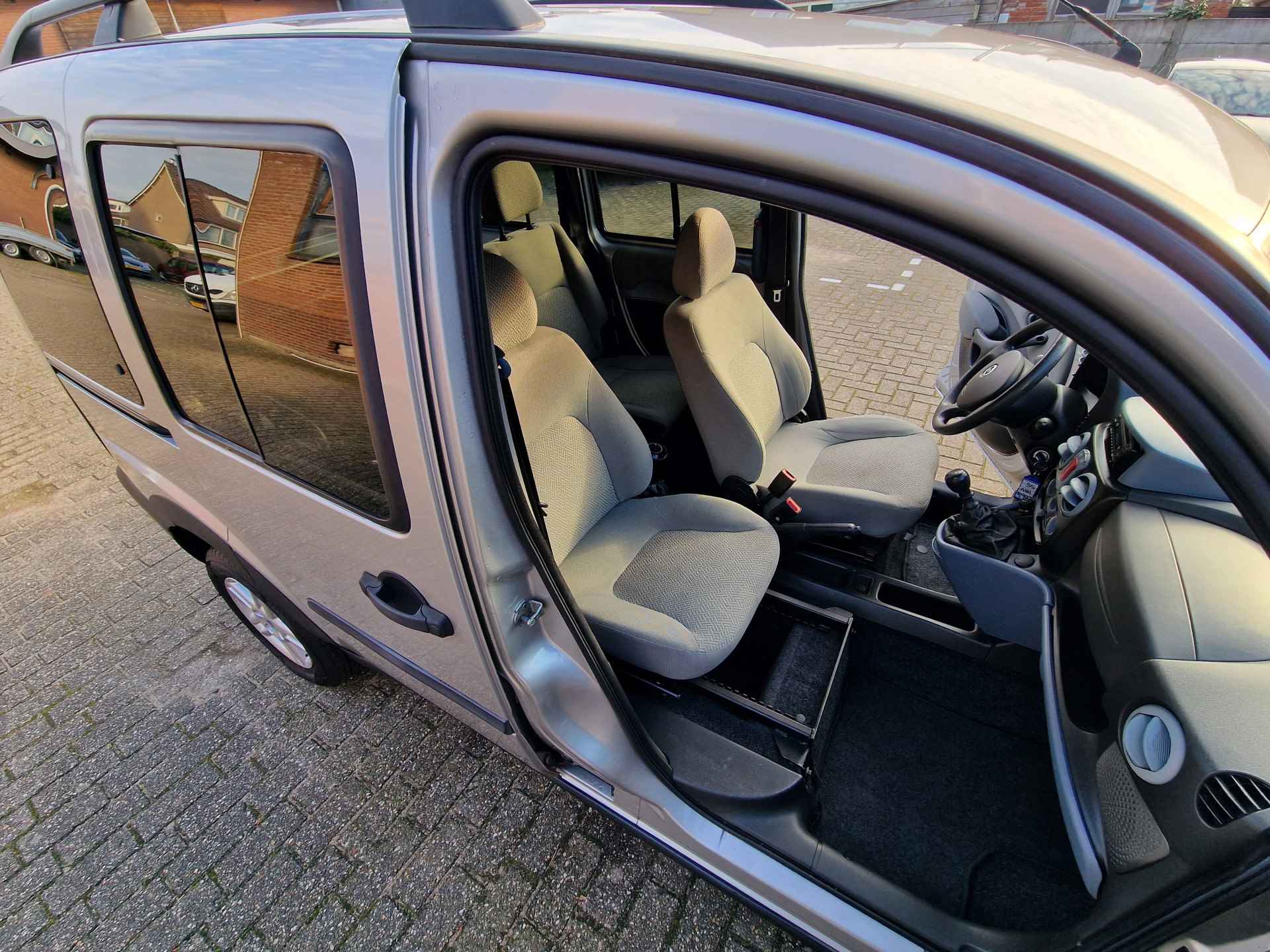 Fiat Doblò 1.6-16V Carioca Rolstoelvervoer-Airco-Nette auto- Parkeersensoren achterzijde - 18/32