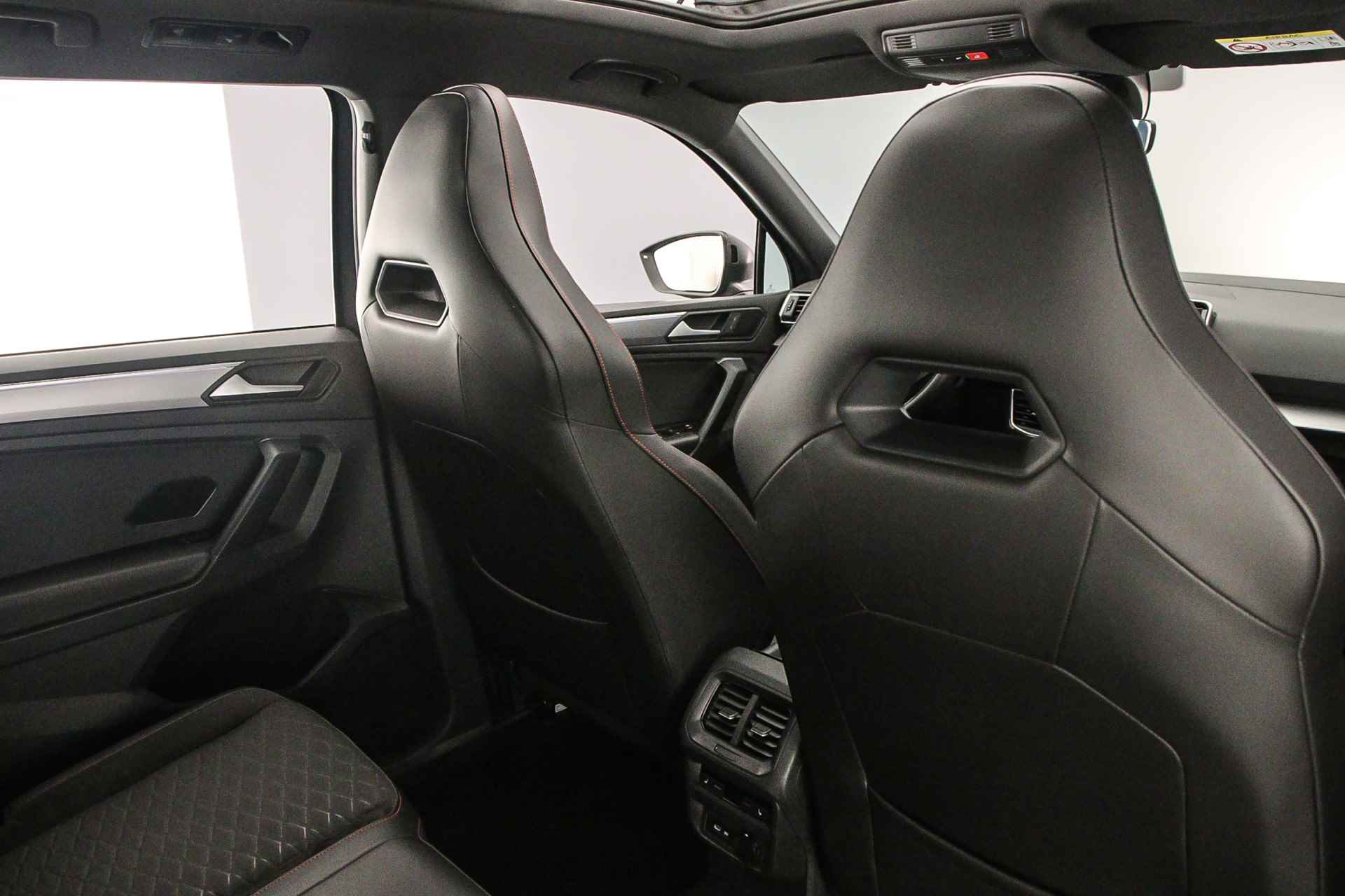 SEAT Tarraco FR 1.4 TSI e-Hybrid 245pk DSG Automaat Panoramadak, 360 camera, Elektrische achterklep, Adaptive cruise control, Navigatie, Airco, Stoelverwarming, LED verlichting, Stuurwiel verwarmd, Parkeersensoren - 49/53