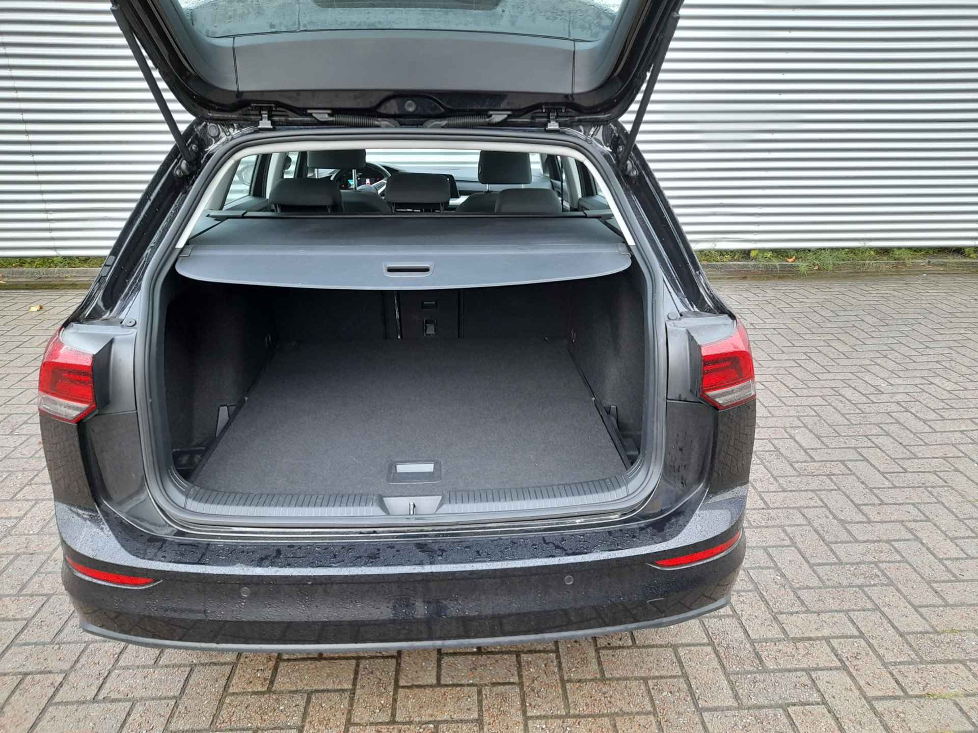 Volkswagen GOLF Variant 1.0 eTSI Life Automaat | Clima | LM Velgen | Camera | Cruise control | Led | DAB | RIJKLAARPRIJS INCL 12 MAANDEN GARANTIE EN BEURT - 5/23