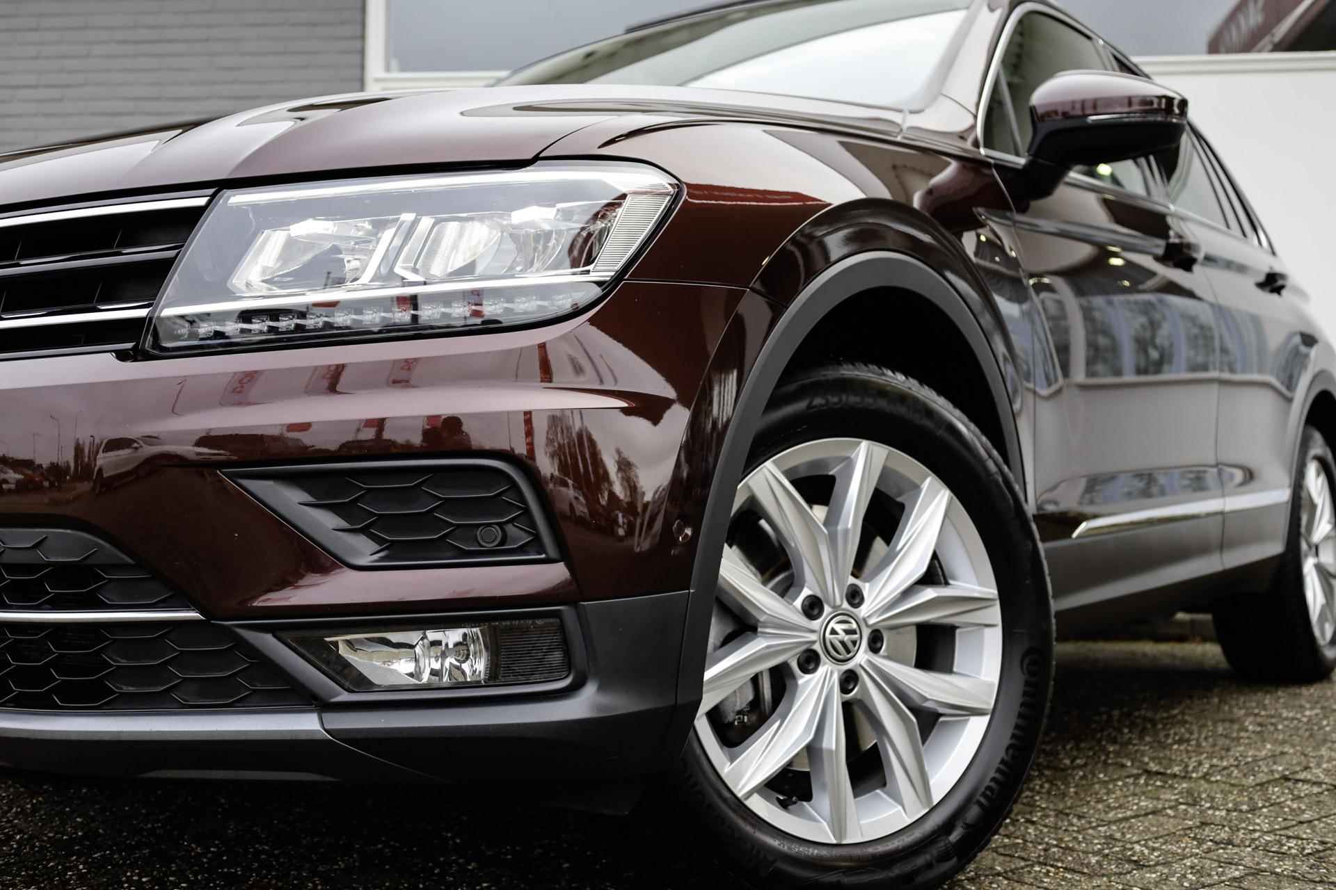 Volkswagen Tiguan 2.0 TSI 190pk DSG 4Motion Highline | Trekhaak | Panoramadak | Stoelverwarming | Camera - 28/55