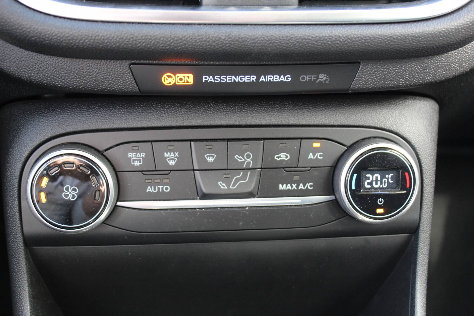 Ford Fiesta 1.0 EcoBoost Titanium, Climate control,Cruise control, NAV Nieuw model, vol opties! - 20/39