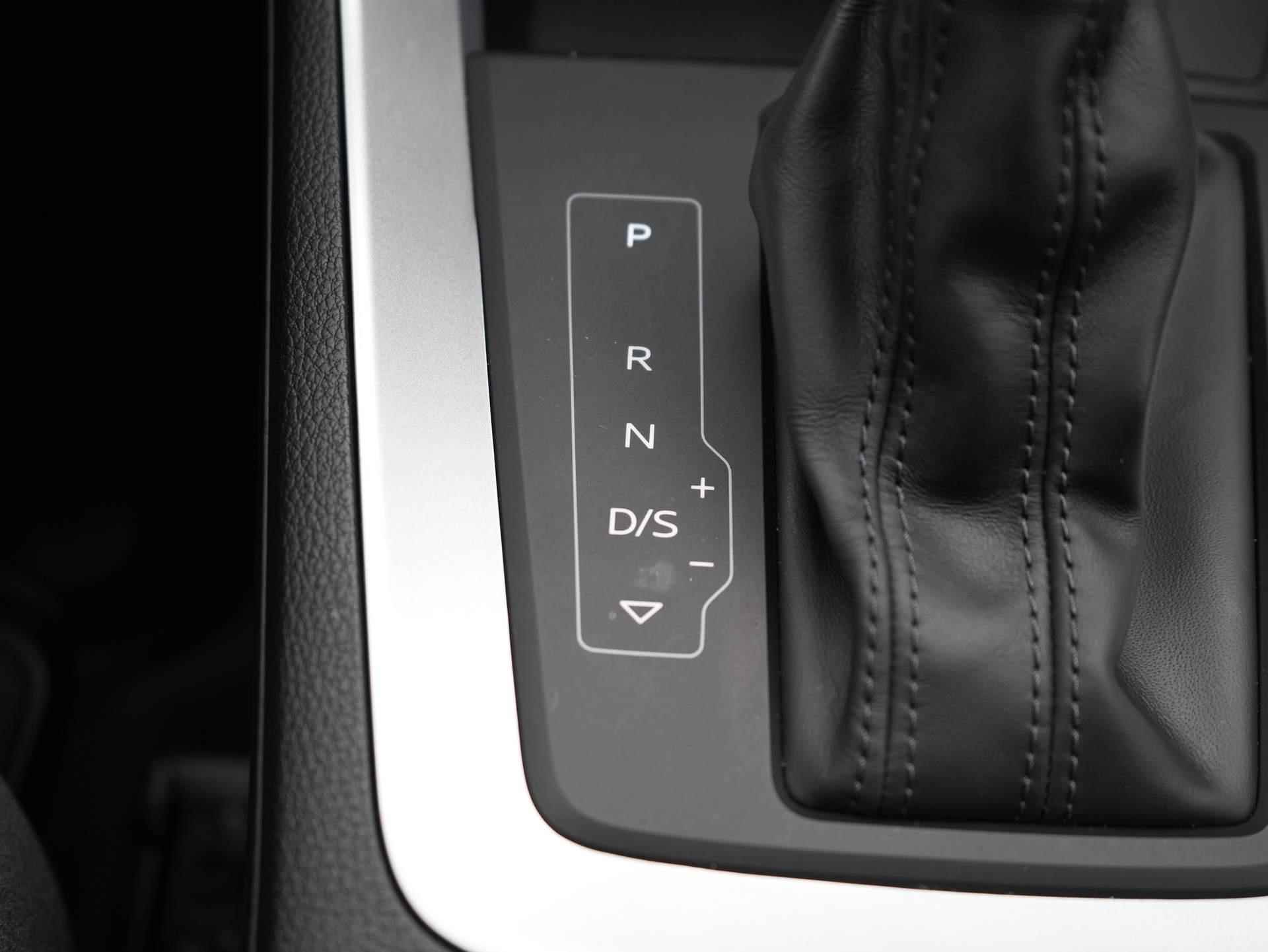 Audi Q3 35 TFSI Pro Line Clima | Trekhaak | Apple Carplay | 19 Inch - 24/41