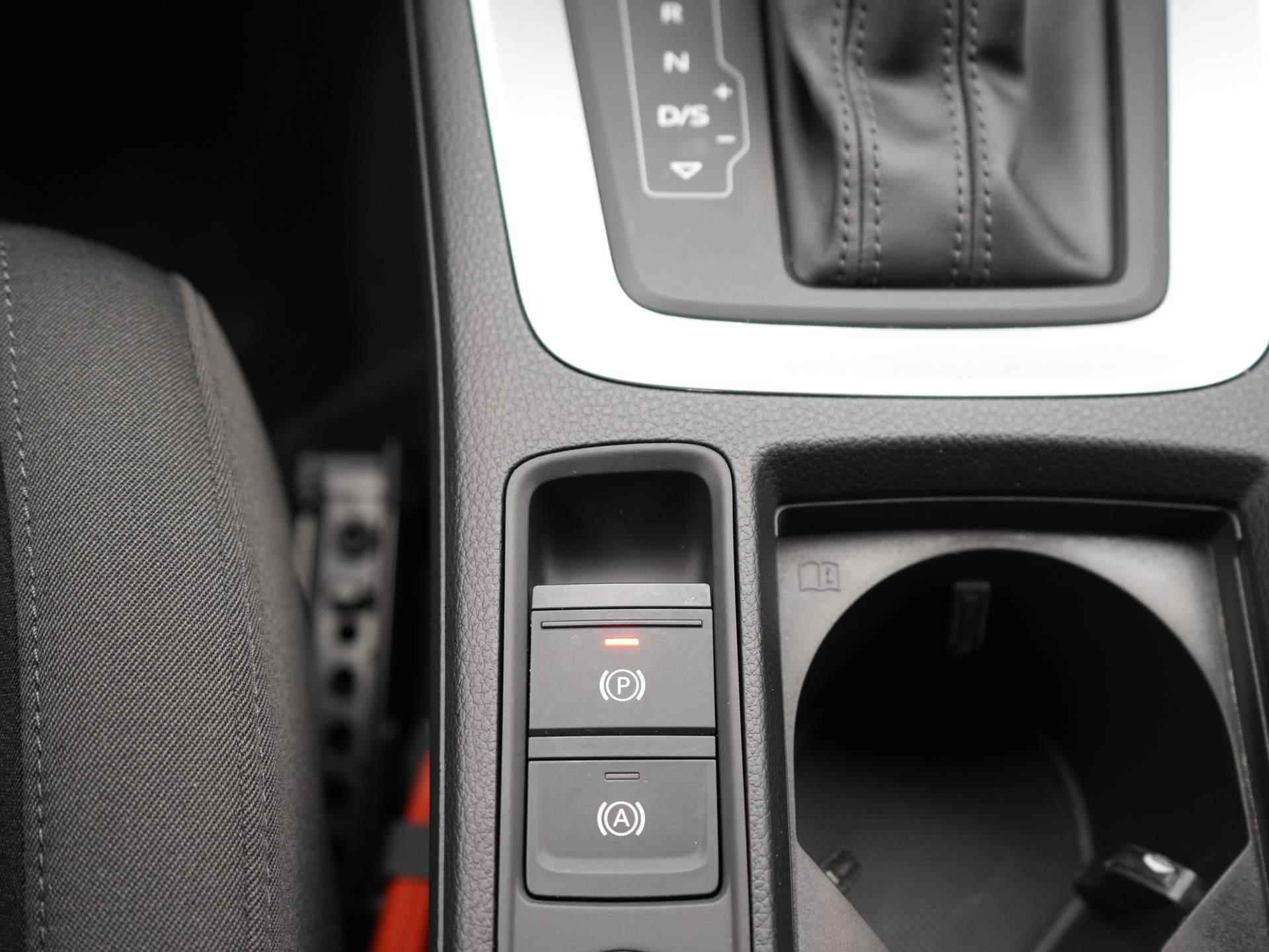 Audi Q3 35 TFSI Pro Line Clima | Trekhaak | Apple Carplay | 19 Inch - 25/41