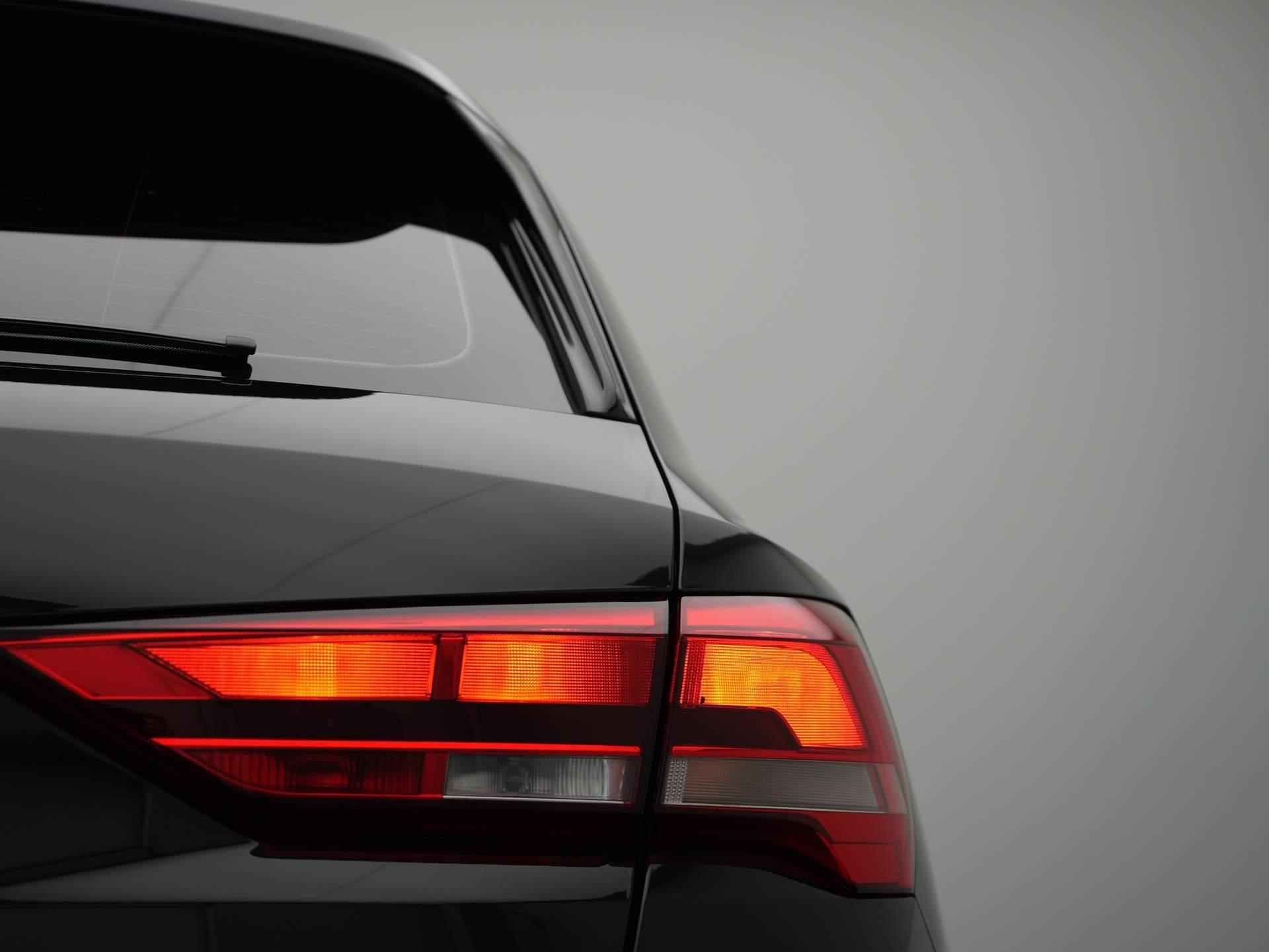 Audi Q3 35 TFSI Pro Line Clima | Trekhaak | Apple Carplay | 19 Inch - 41/41