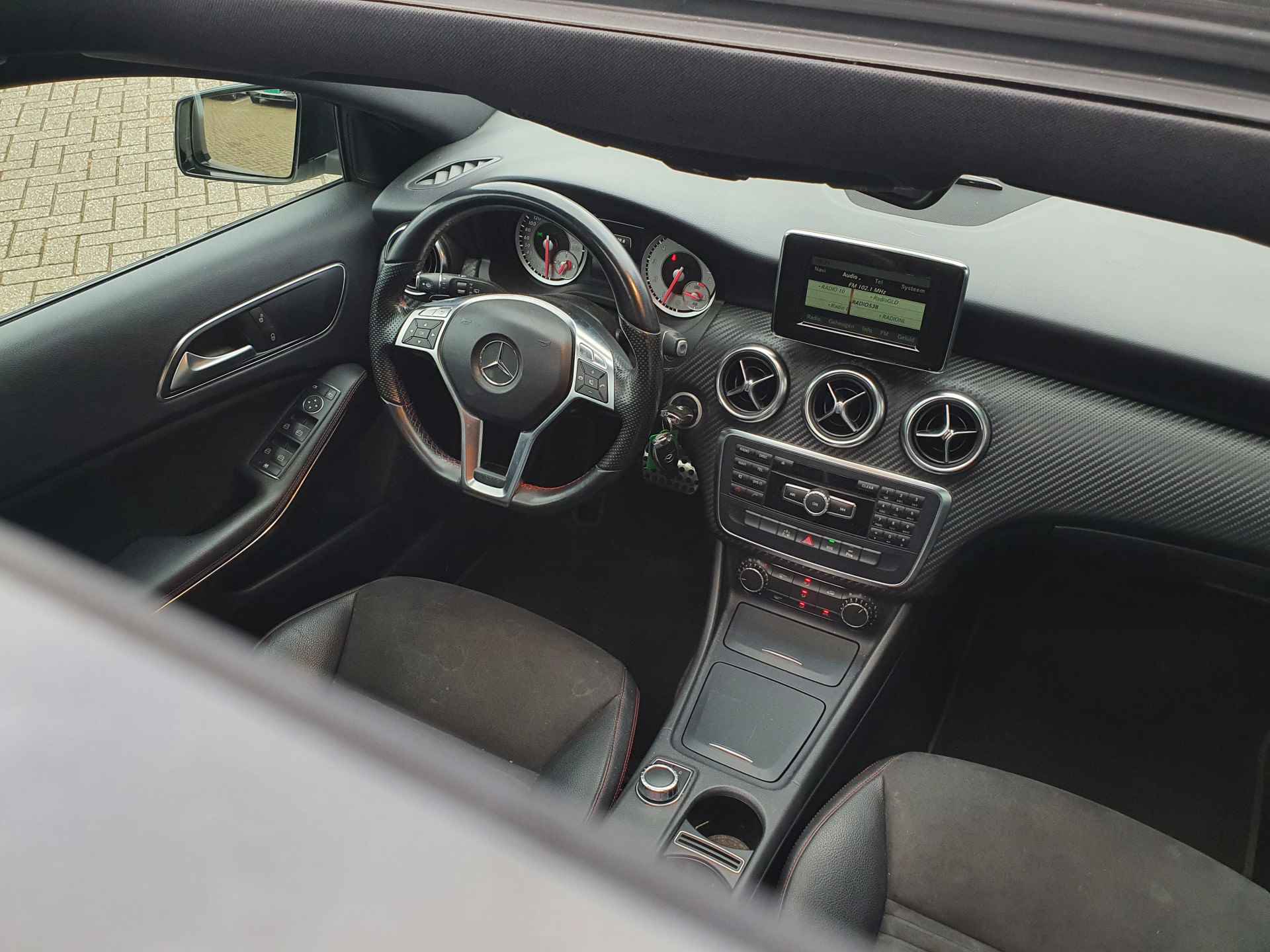 Mercedes-Benz A-Klasse 180 AMG-Pakket | Panoramadak | Cruise Control | Stoelverwarming | Navi - 6/34