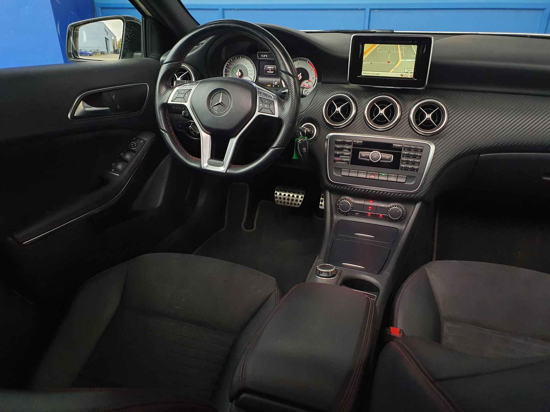 Mercedes-Benz A-Klasse 180 AMG-Pakket | Panoramadak | Cruise Control | Stoelverwarming | Navi - 21/34