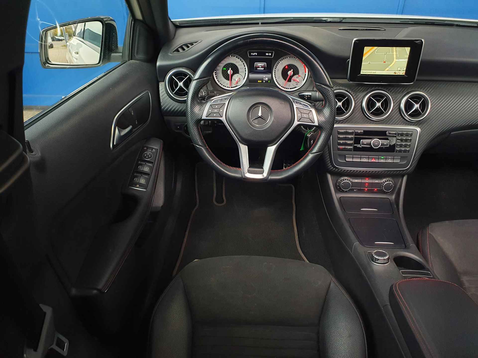 Mercedes-Benz A-Klasse 180 AMG-Pakket | Panoramadak | Cruise Control | Stoelverwarming | Navi - 23/34