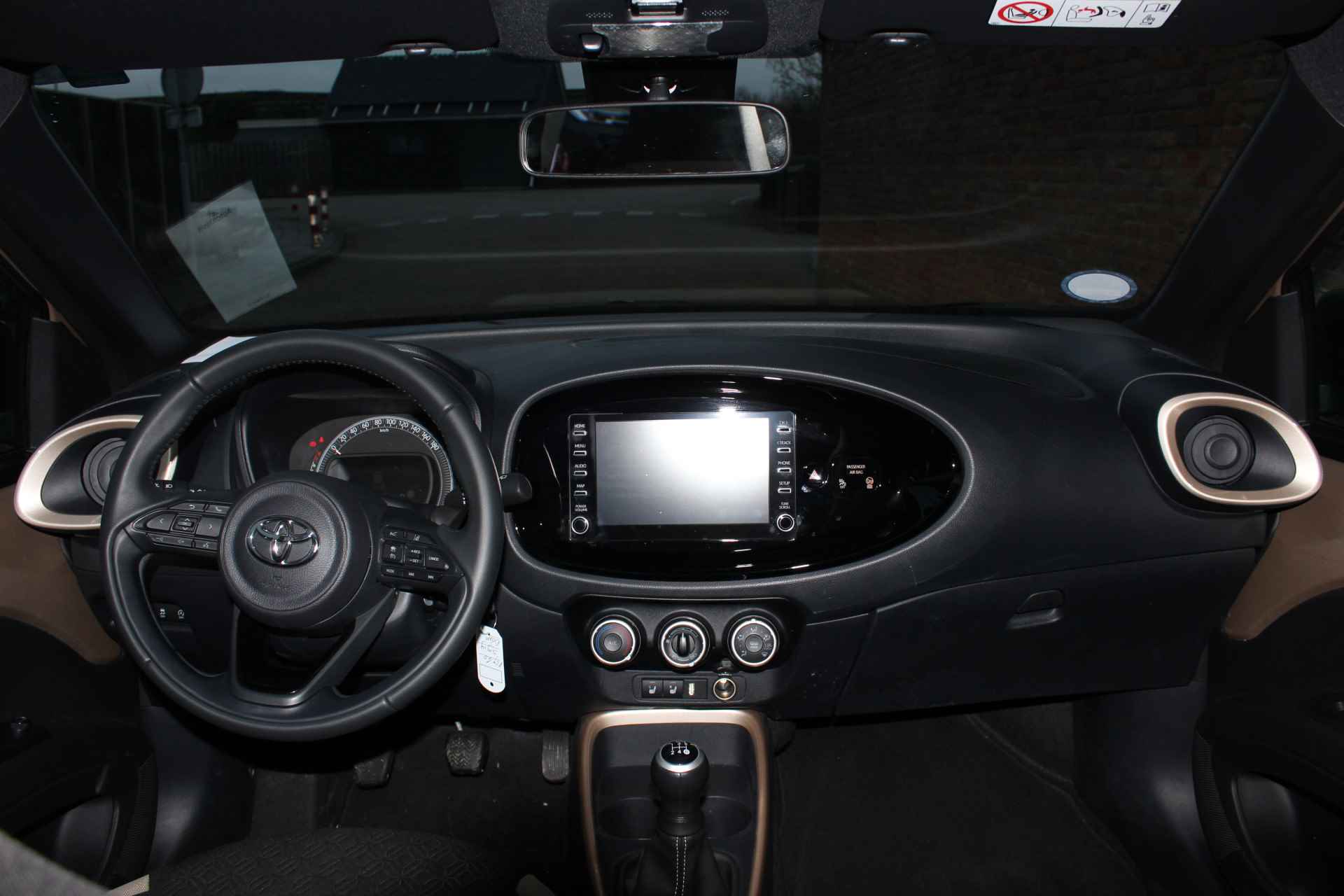 Toyota Aygo X 1.0 VVT-i MT 72 Pulse - PRIVATE LEASE va. € 299,- pm. - 8/14