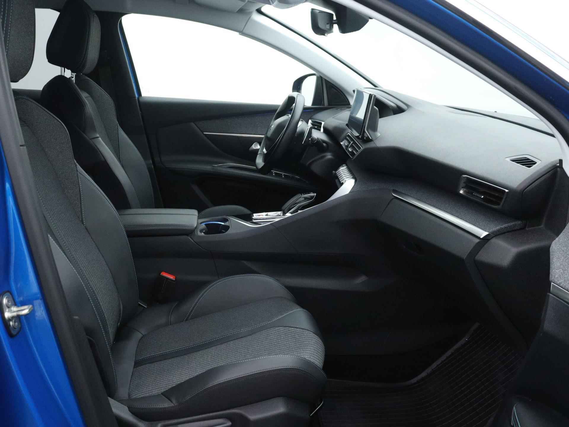 Peugeot 3008 SUV Allure 1.6 Plug-in Hybrid 225pk Automaat | Navigatie | Achteruitrijcamera | Handsfree achterklep | Dodehoeksensor | Climate Control | Stoelverwarming | Keyless | Parkeersensoren v+a | Cruise Control | Led koplampen | Apple Carplay | Bluetooth | DAB+ radio | Donker getint glas | 18" lichtmetalen velgen | - 14/36