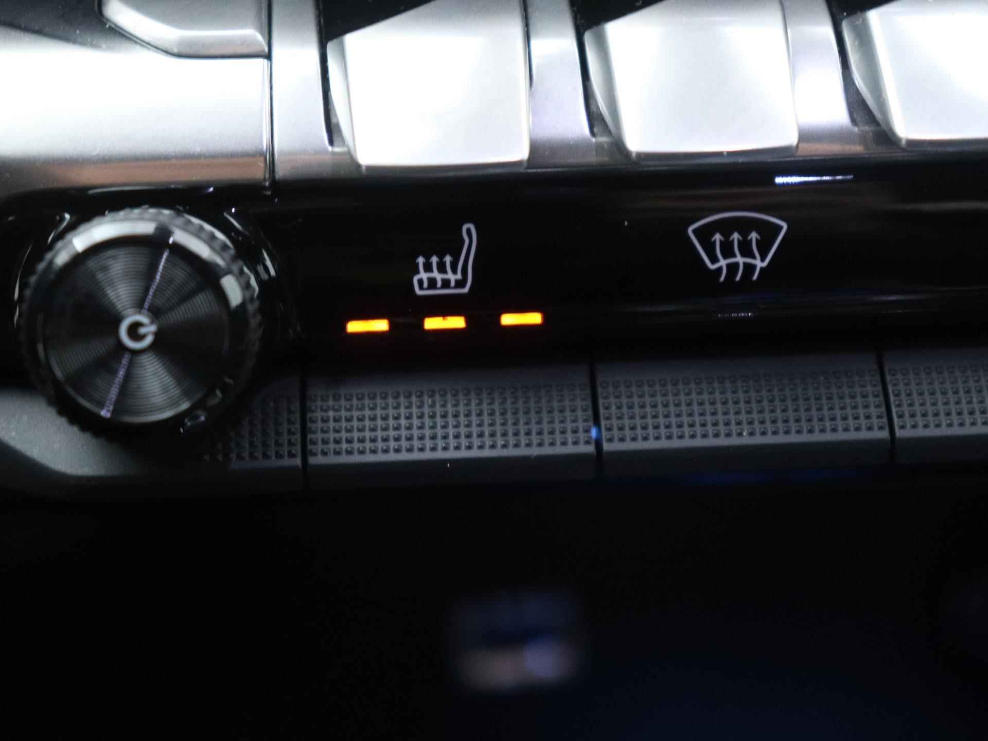 Peugeot 3008 SUV Allure 1.6 Plug-in Hybrid 225pk Automaat | Navigatie | Achteruitrijcamera | Handsfree achterklep | Dodehoeksensor | Climate Control | Stoelverwarming | Keyless | Parkeersensoren v+a | Cruise Control | Led koplampen | Apple Carplay | Bluetooth | DAB+ radio | Donker getint glas | 18" lichtmetalen velgen | - 22/36