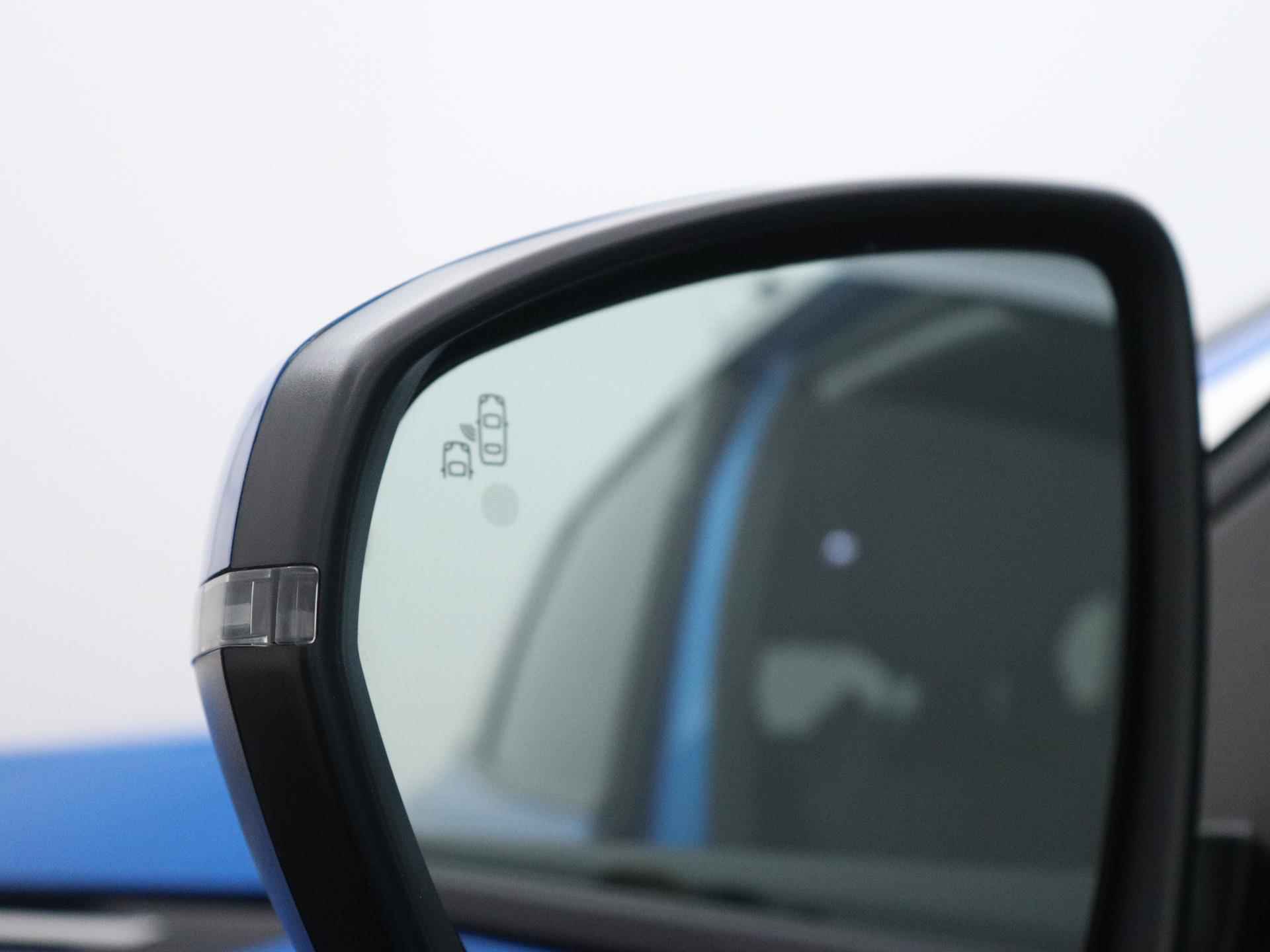 Peugeot 3008 SUV Allure 1.6 Plug-in Hybrid 225pk Automaat | Navigatie | Achteruitrijcamera | Handsfree achterklep | Dodehoeksensor | Climate Control | Stoelverwarming | Keyless | Parkeersensoren v+a | Cruise Control | Led koplampen | Apple Carplay | Bluetooth | DAB+ radio | Donker getint glas | 18" lichtmetalen velgen | - 30/36