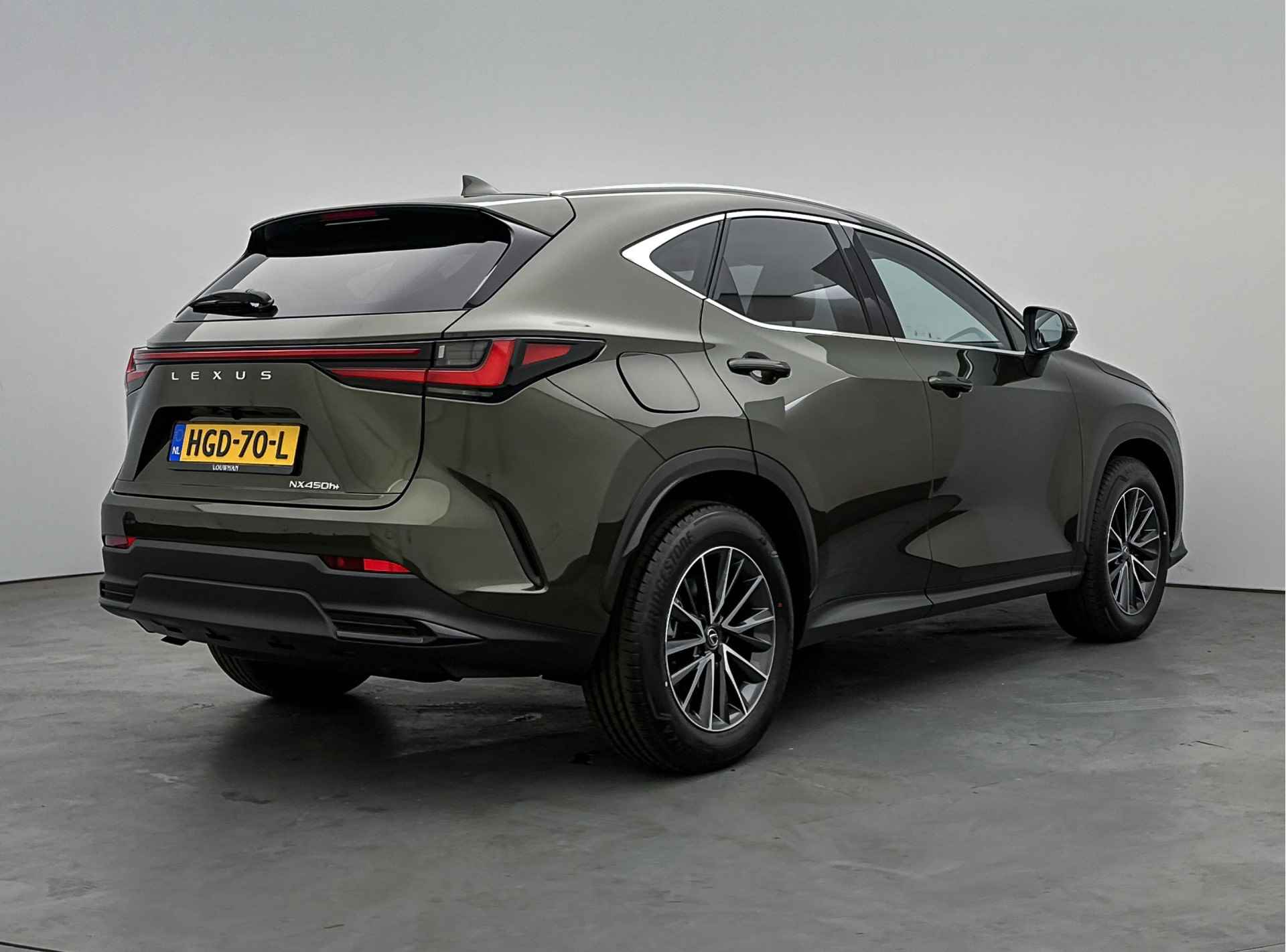 Lexus NX 450h+ AWD Luxury Line Limited | Panoramadak | Leder | LM velgen | Parkeersensoren | 360 Camera | Dodehoek Ass. | Stoel en stuurwiel verwarmd | - 3/54