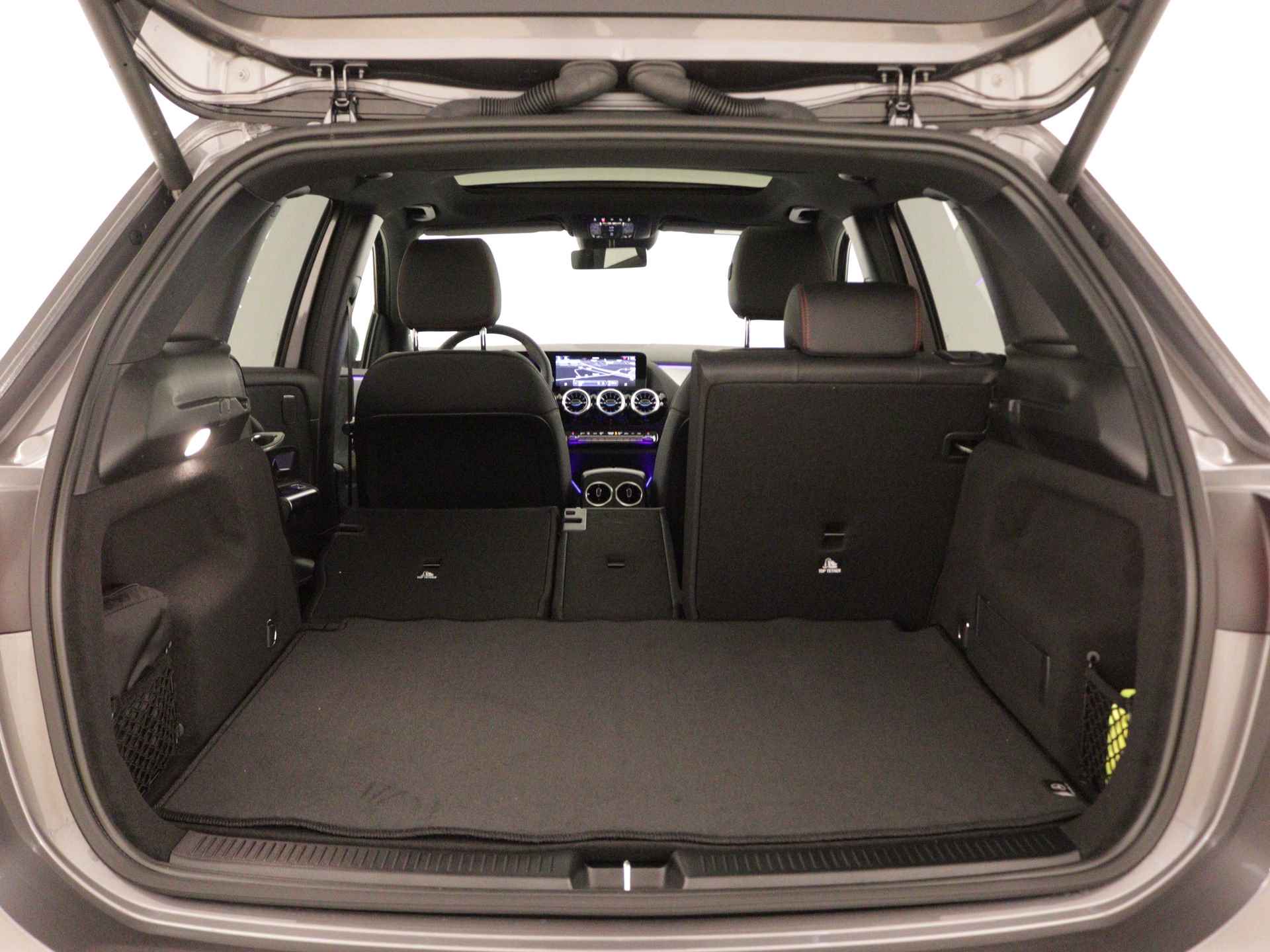 Mercedes-Benz B-Klasse 180 AMG line | Panoramadak | Premium pakket | 19 Inch Multispaaks | Sfeerverlichting | Parkeerpakket | EASY PACK achterklep | Dodehoekassistent | - 32/35