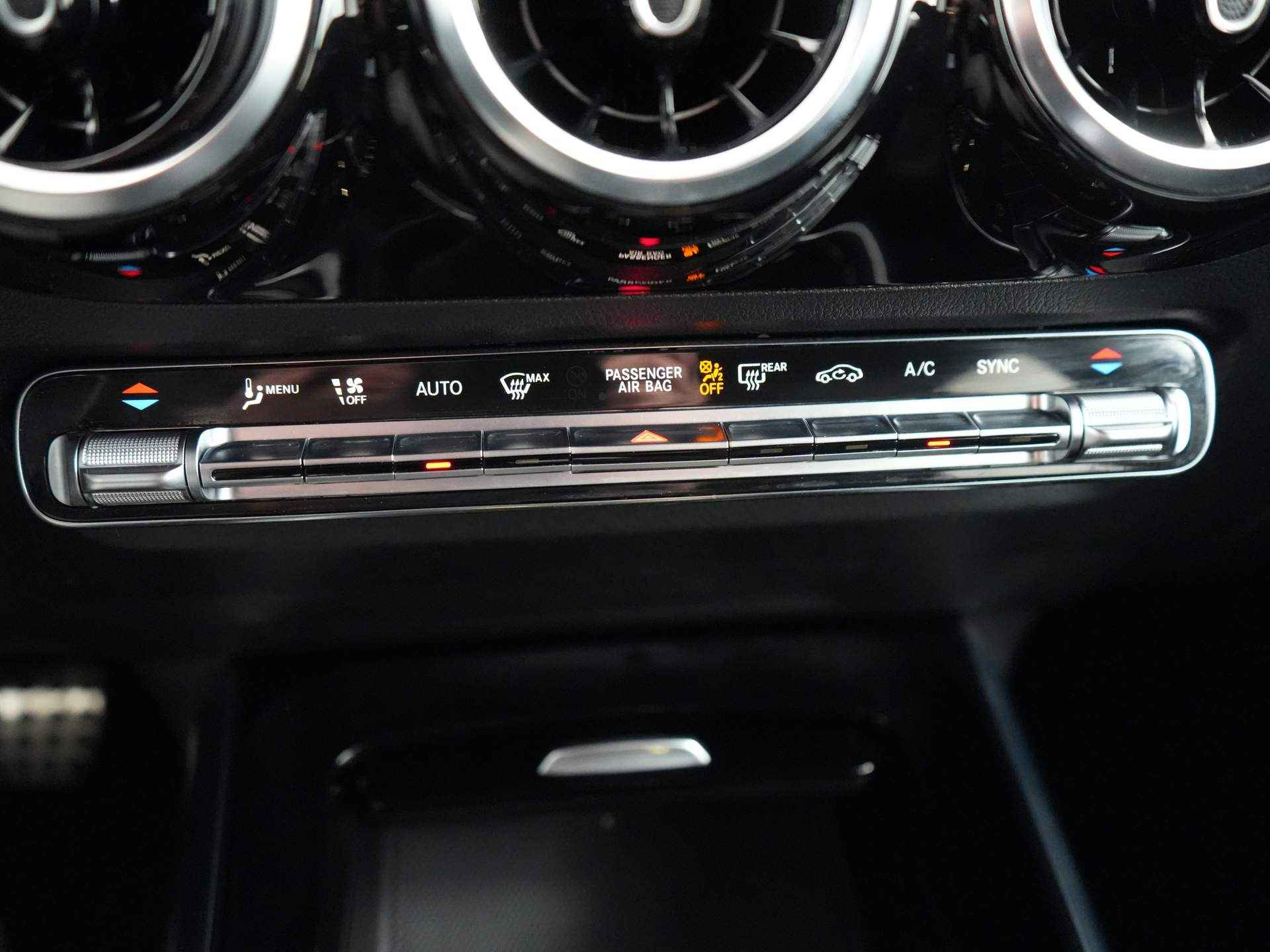 Mercedes-Benz GLA 180 AMG Line. Navigatie | Stoelverwarming | Achteruitrijcamera | - 16/50