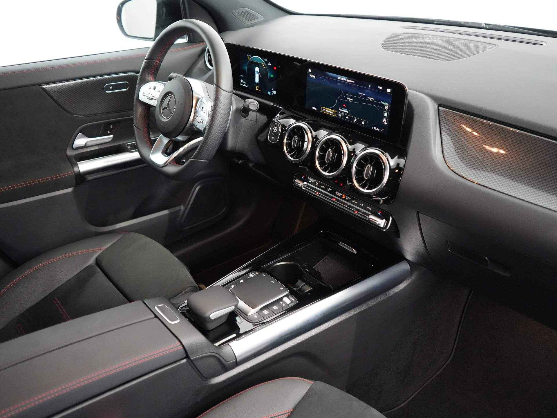 Mercedes-Benz GLA 180 AMG Line. Navigatie | Stoelverwarming | Achteruitrijcamera | - 20/50