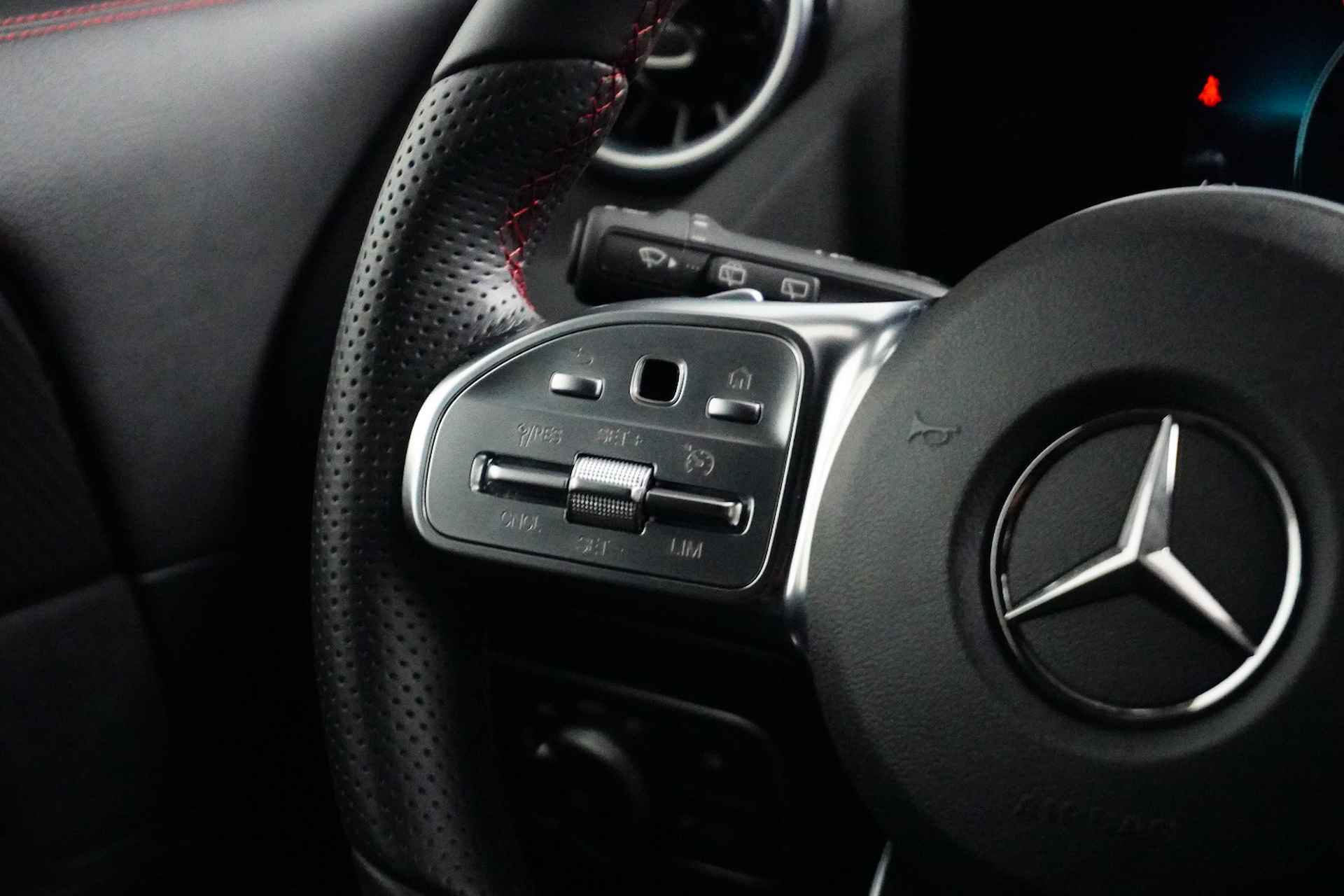 Mercedes-Benz GLA 180 AMG Line. Navigatie | Stoelverwarming | Achteruitrijcamera | - 44/50