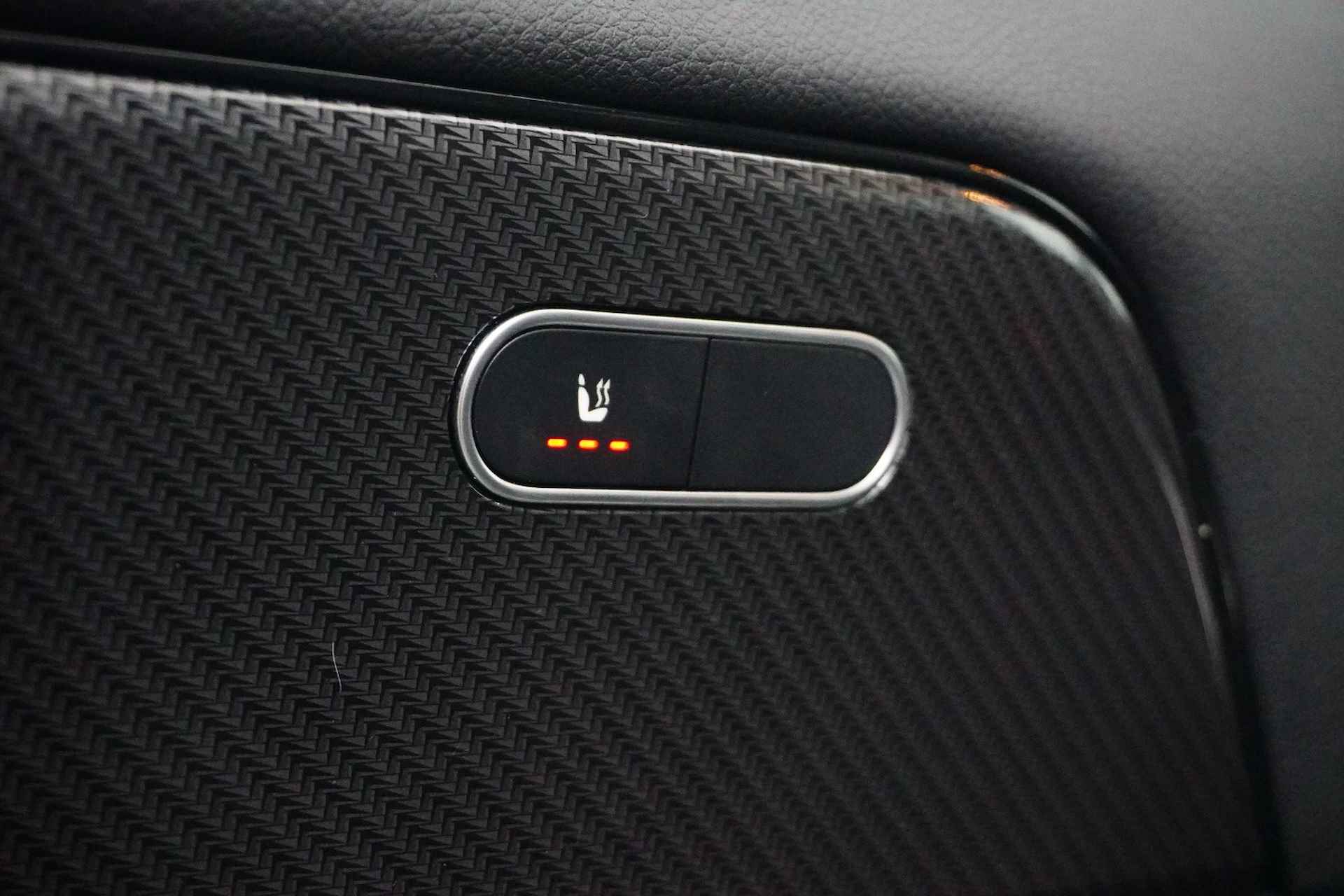Mercedes-Benz GLA 180 AMG Line. Navigatie | Stoelverwarming | Achteruitrijcamera | - 45/50