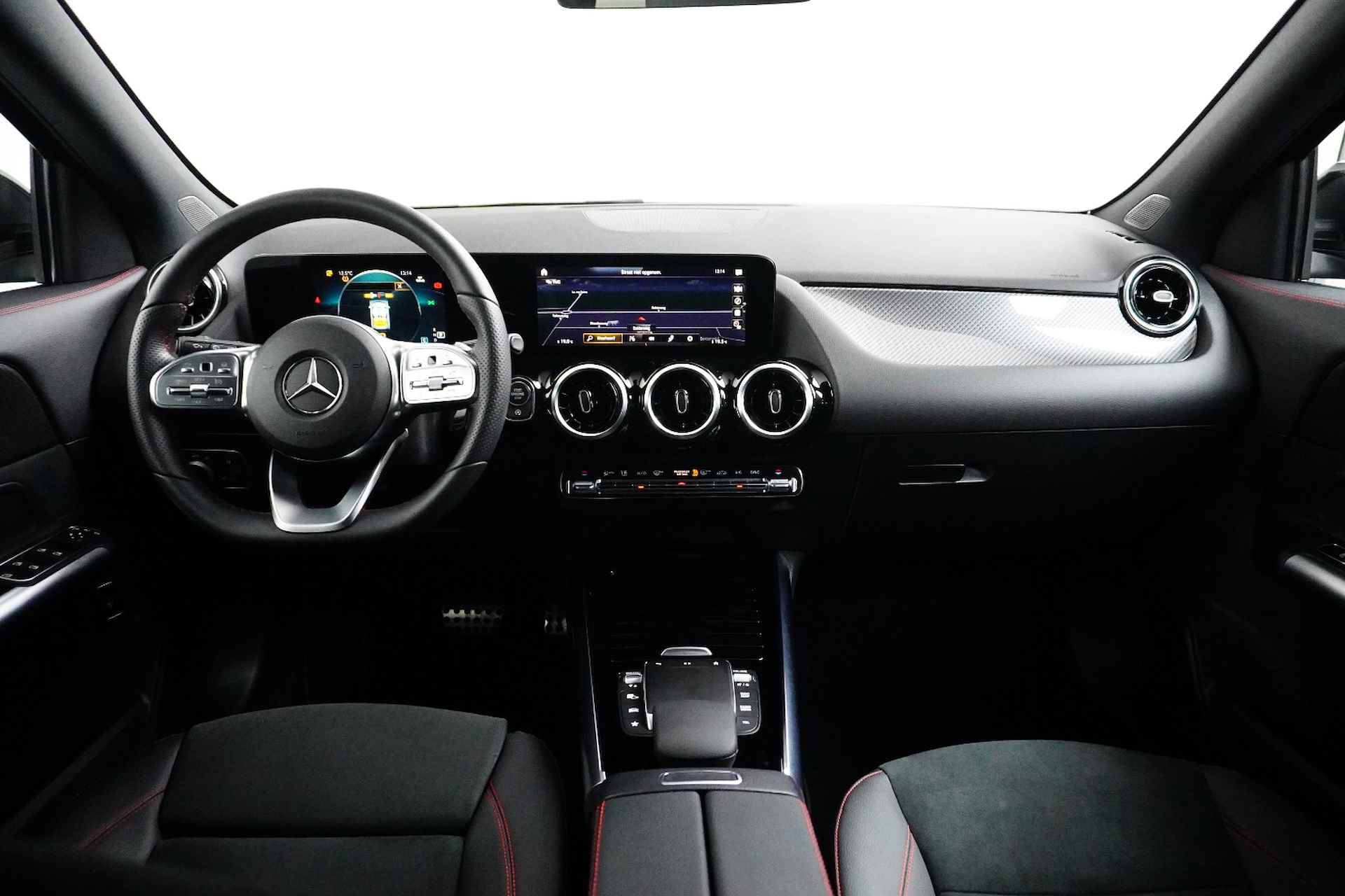 Mercedes-Benz GLA 180 AMG Line. Navigatie | Stoelverwarming | Achteruitrijcamera | - 49/50