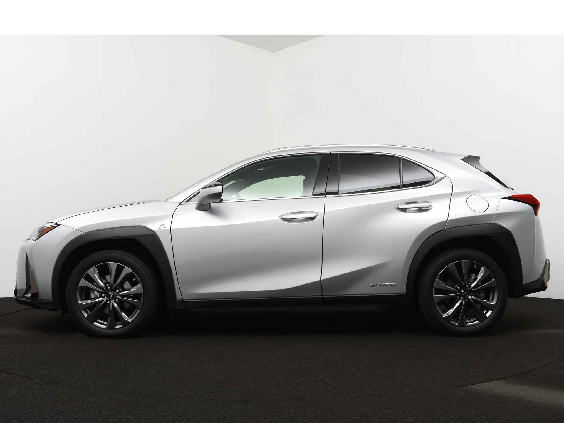 Lexus UX 250h F Sport Business | Stoelverwarming | Sportstoelen | Apple Carplay / Android Auto | Blindspot monitoring | - 4/35