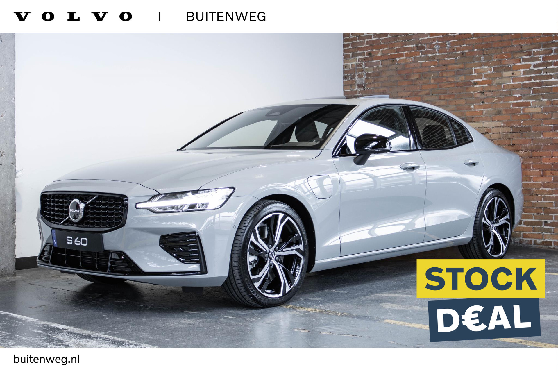 Volvo S60 Recharge T6 AWD Plus Dark | Schuif/Kanteldak | Harman Kardon Premium Audio | 19" Lichtmetalen Wielen | 360º Camera bij viaBOVAG.nl