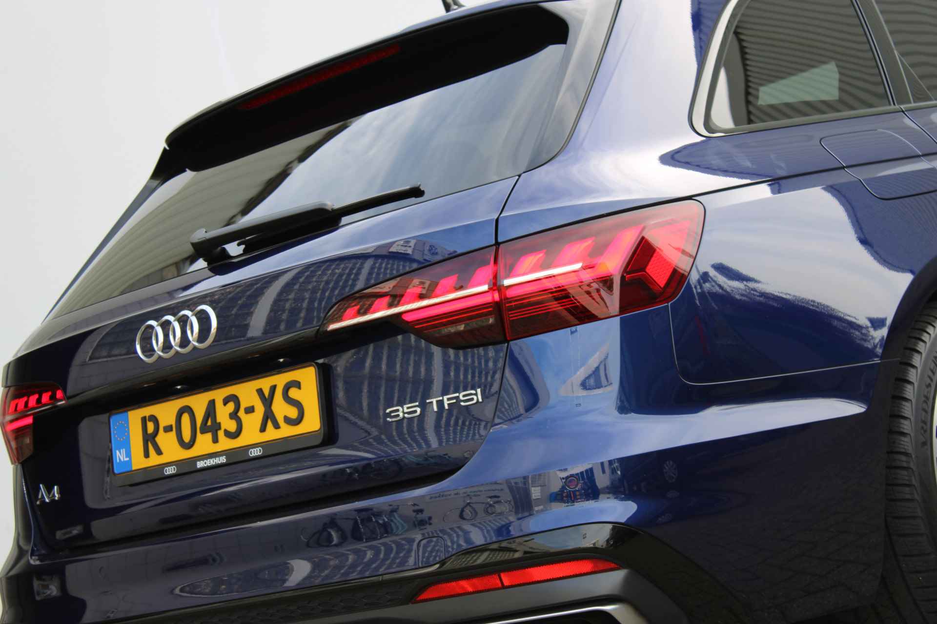Audi A4 Avant S Edition 35 TFSI 150 pk S-tronic | Navigatie | PDC v+a | LED | Adap. Cruise Control | 18"Lmv | Elek.Achterklep - 10/57