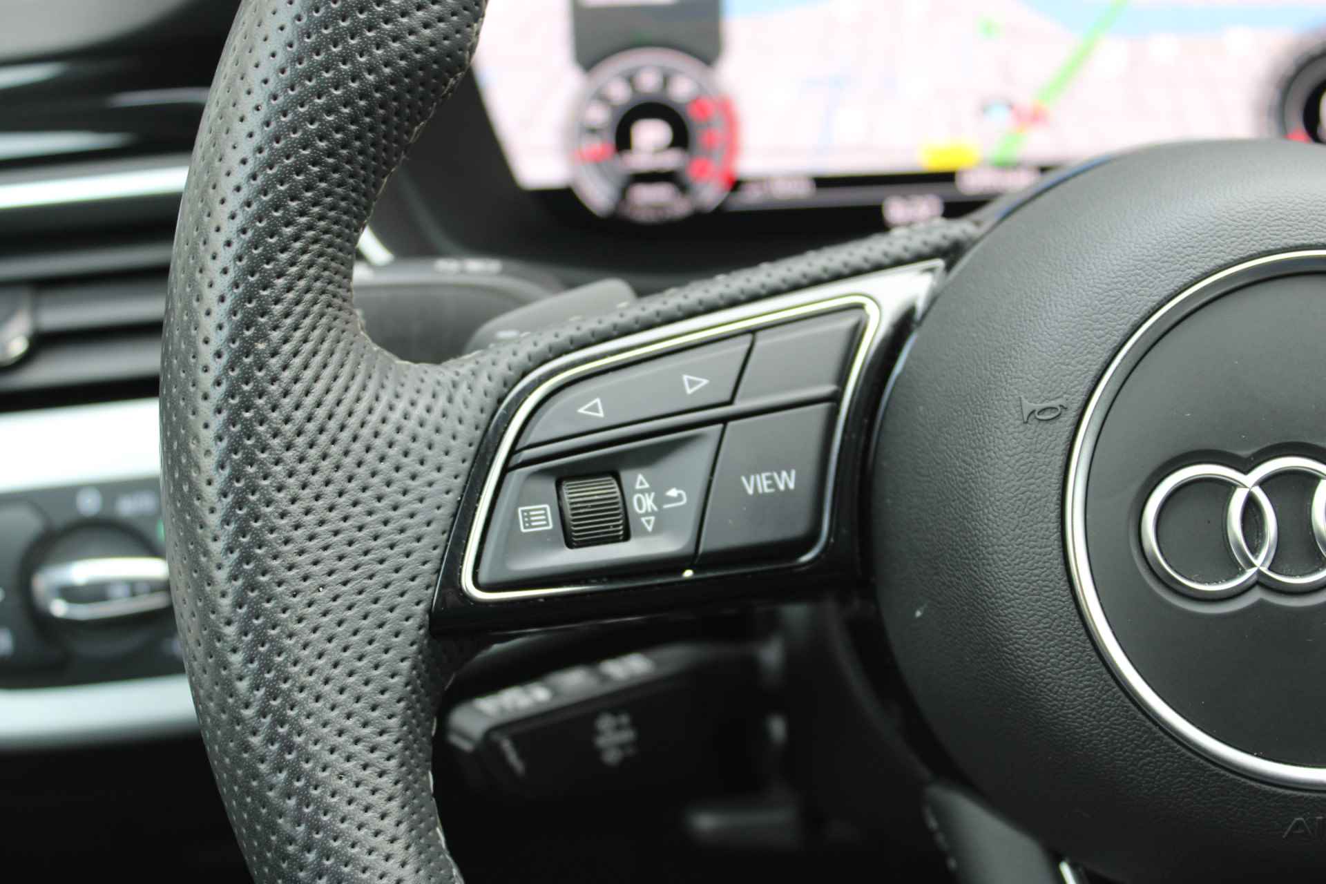 Audi A4 Avant S Edition 35 TFSI 150 pk S-tronic | Navigatie | PDC v+a | LED | Adap. Cruise Control | 18"Lmv | Elek.Achterklep - 23/57