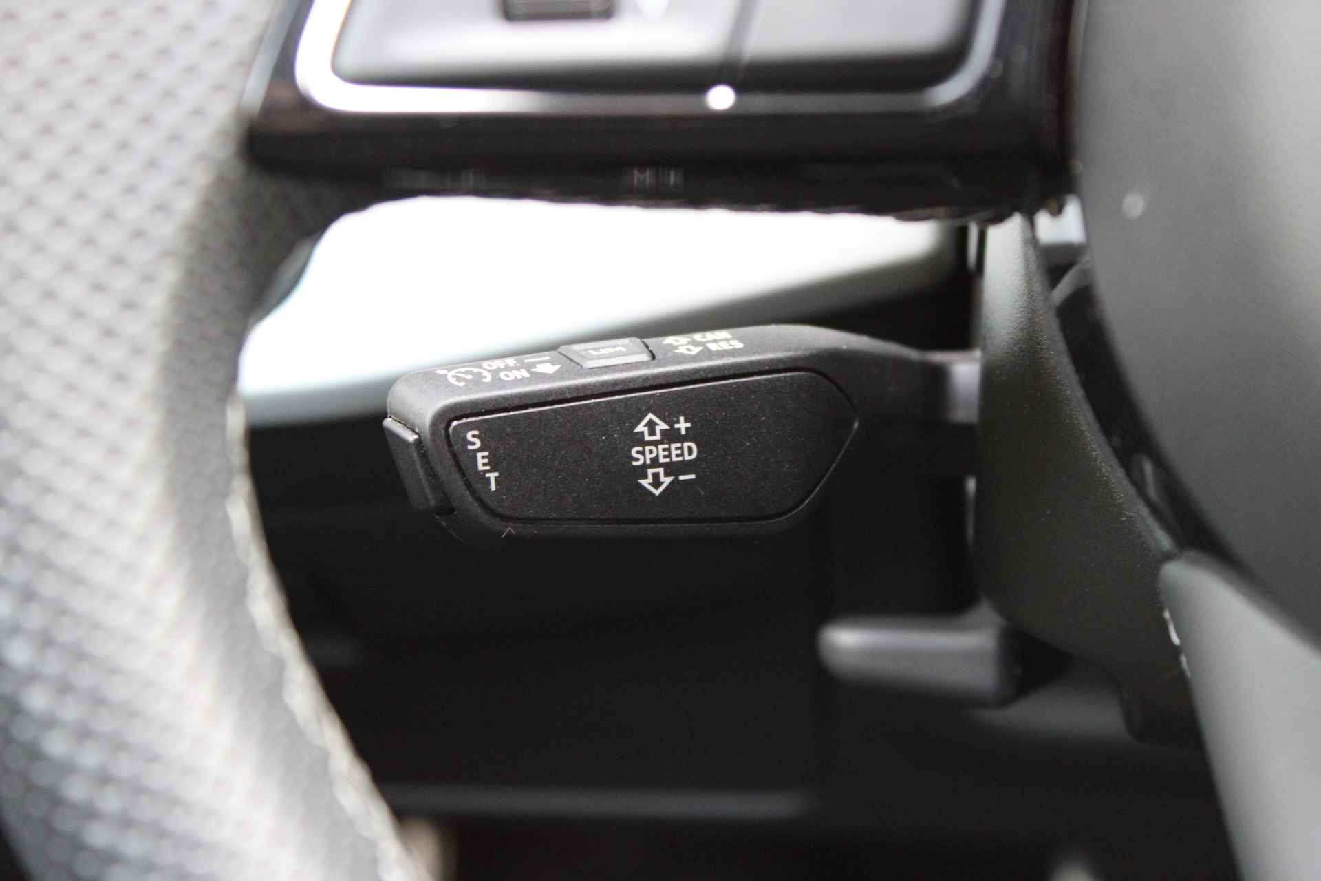Audi A4 Avant S Edition 35 TFSI 150 pk S-tronic | Navigatie | PDC v+a | LED | Adap. Cruise Control | 18"Lmv | Elek.Achterklep - 27/57