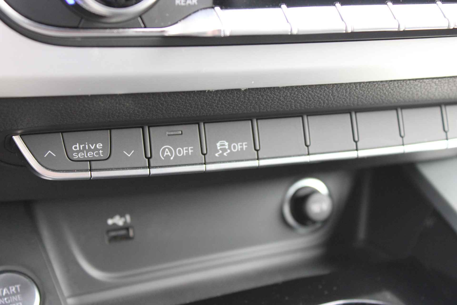 Audi A4 Avant S Edition 35 TFSI 150 pk S-tronic | Navigatie | PDC v+a | LED | Adap. Cruise Control | 18"Lmv | Elek.Achterklep - 40/57