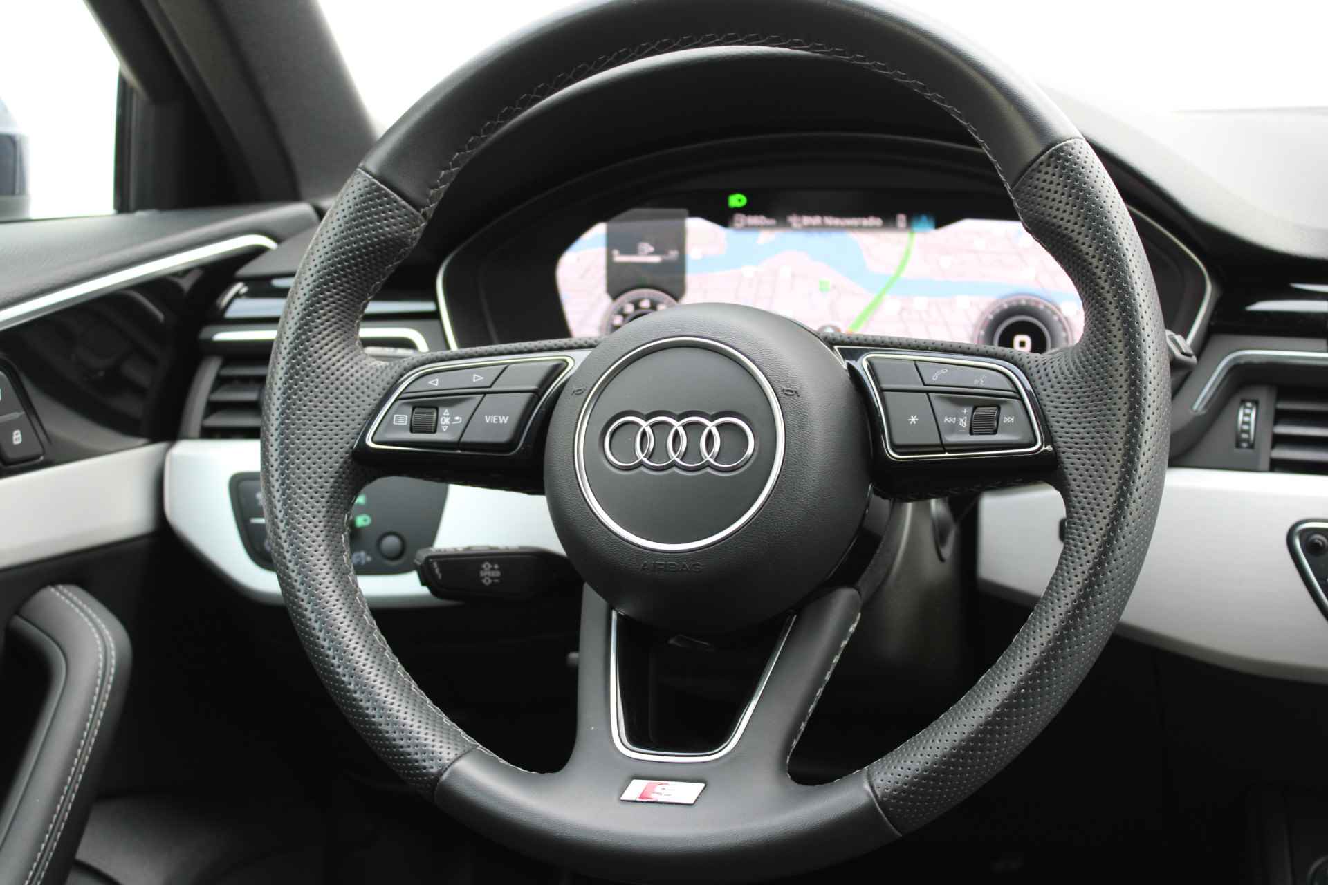 Audi A4 Avant S Edition 35 TFSI 150 pk S-tronic | Navigatie | PDC v+a | LED | Adap. Cruise Control | 18"Lmv | Elek.Achterklep - 46/57