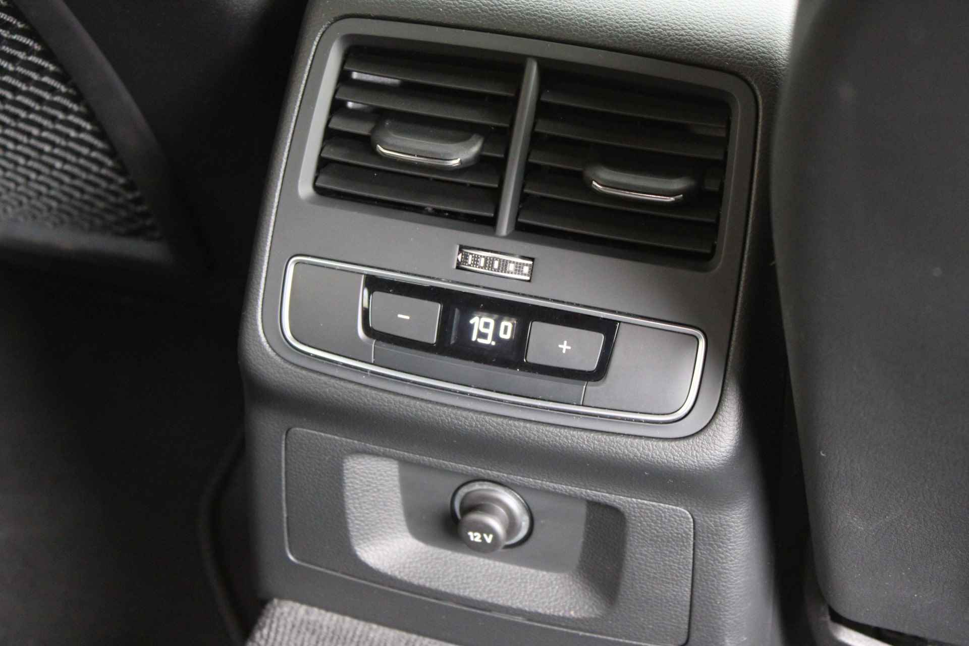 Audi A4 Avant S Edition 35 TFSI 150 pk S-tronic | Navigatie | PDC v+a | LED | Adap. Cruise Control | 18"Lmv | Elek.Achterklep - 52/57