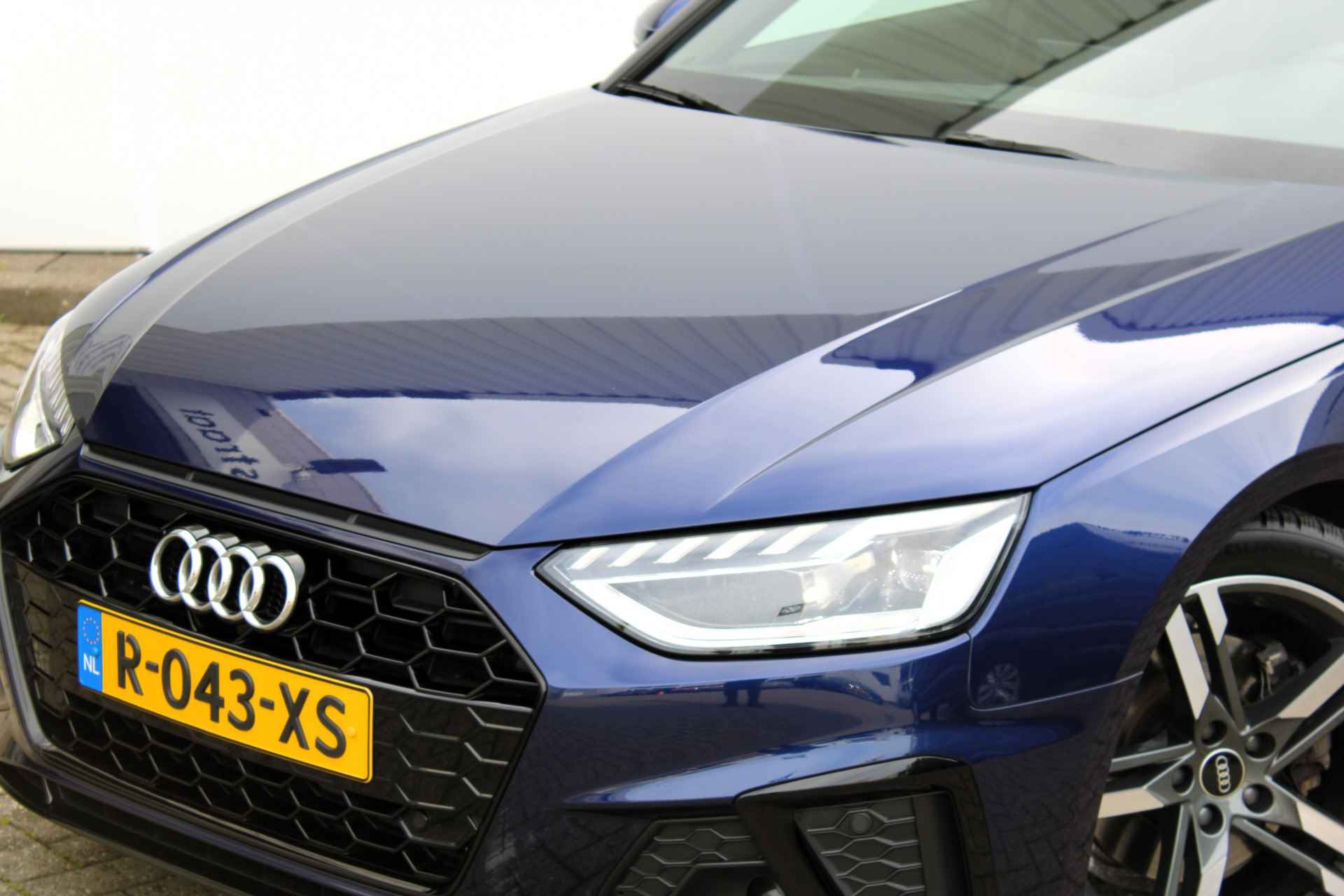 Audi A4 Avant S Edition 35 TFSI 150 pk S-tronic | Navigatie | PDC v+a | LED | Adap. Cruise Control | 18"Lmv | Elek.Achterklep - 55/57