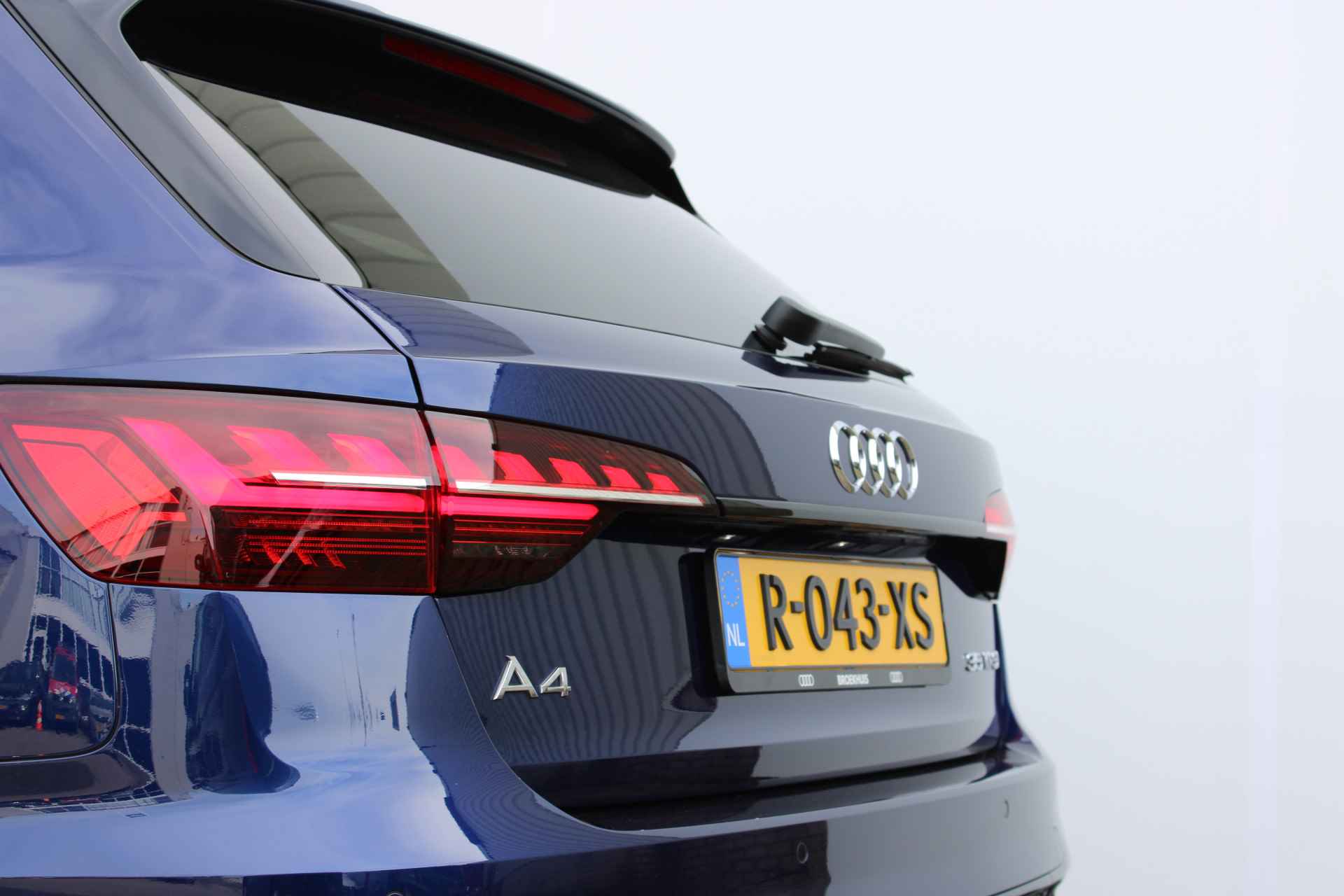 Audi A4 Avant S Edition 35 TFSI 150 pk S-tronic | Navigatie | PDC v+a | LED | Adap. Cruise Control | 18"Lmv | Elek.Achterklep - 57/57