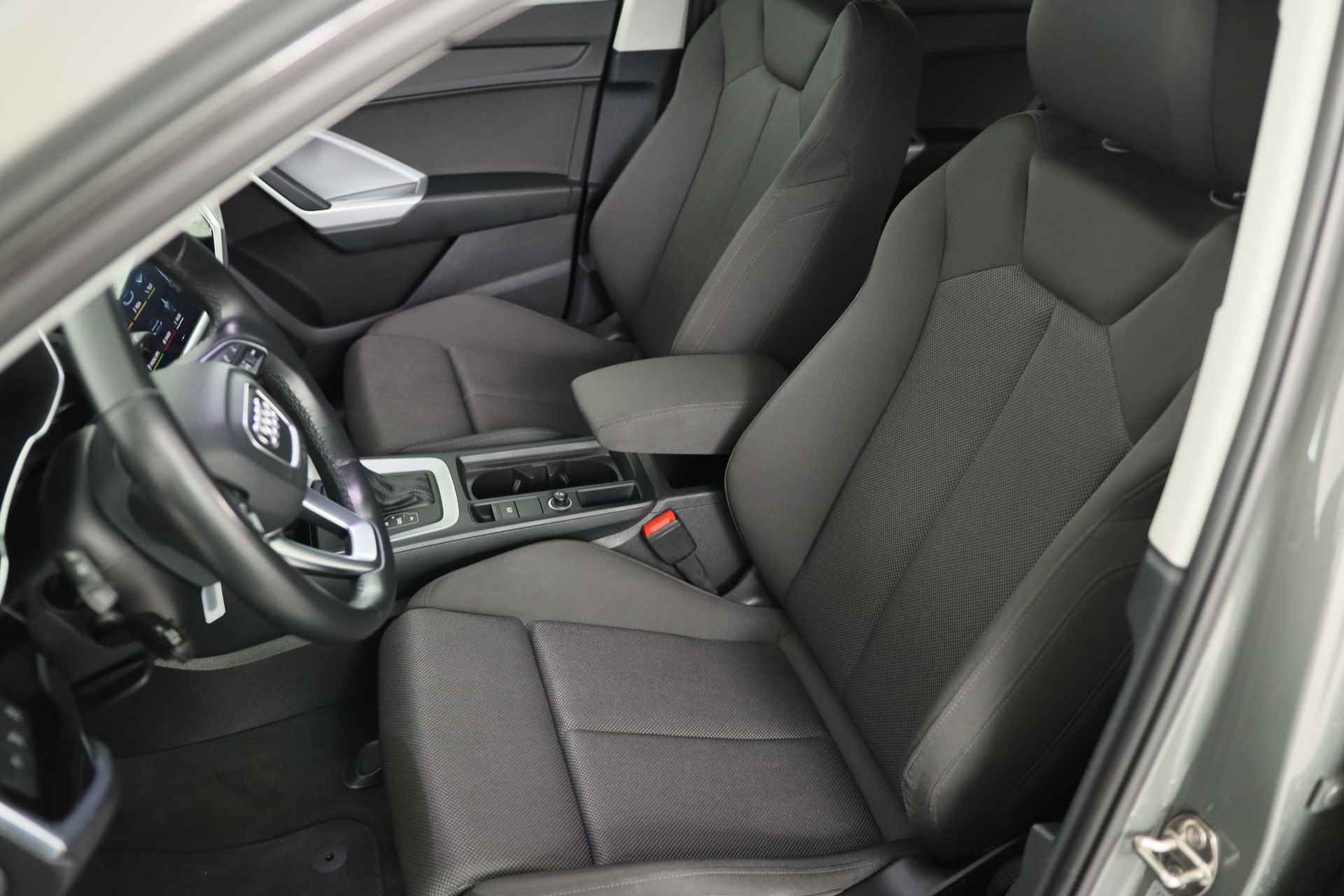 Audi Q3 35 TFSI 150PK S-Tronic | Trekhaak | Navi By App | Climate Control | Stoelverarming | Sportstoelen | Elektrische achterklep | Vir - 29/33