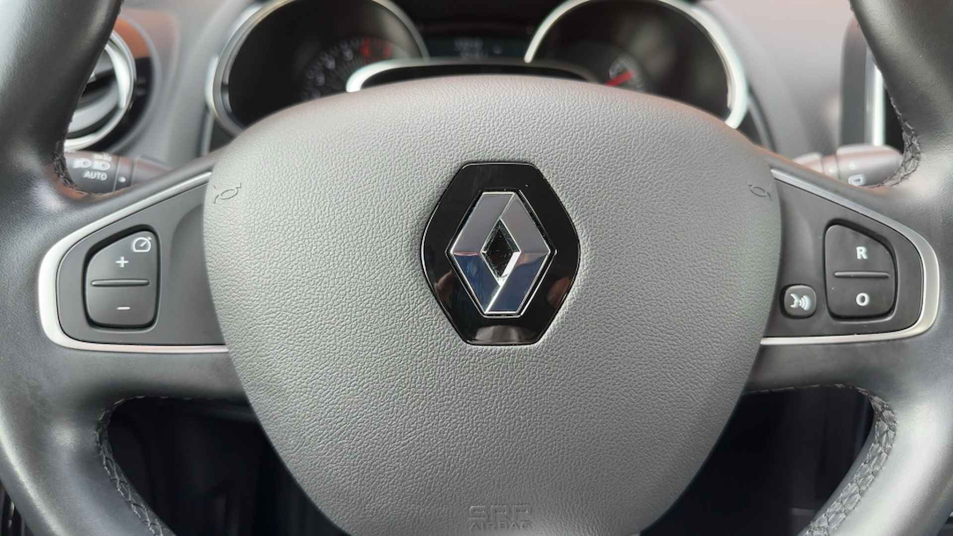 Renault Clio 0.9 TCe Intens 1e Eigenaar Navigatie en Carplay 2 jaar Garantie - 20/39