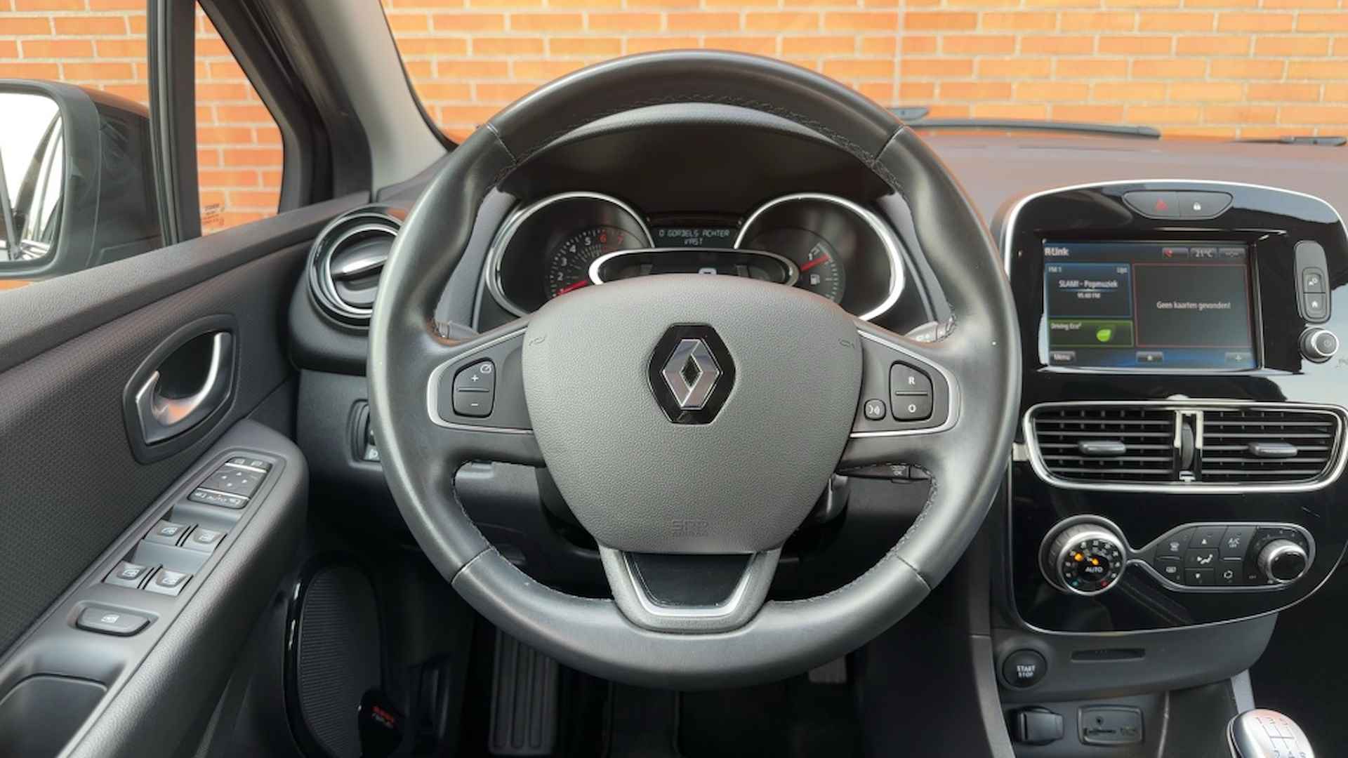 Renault Clio 0.9 TCe Intens 1e Eigenaar Navigatie en Carplay 2 jaar Garantie - 23/39
