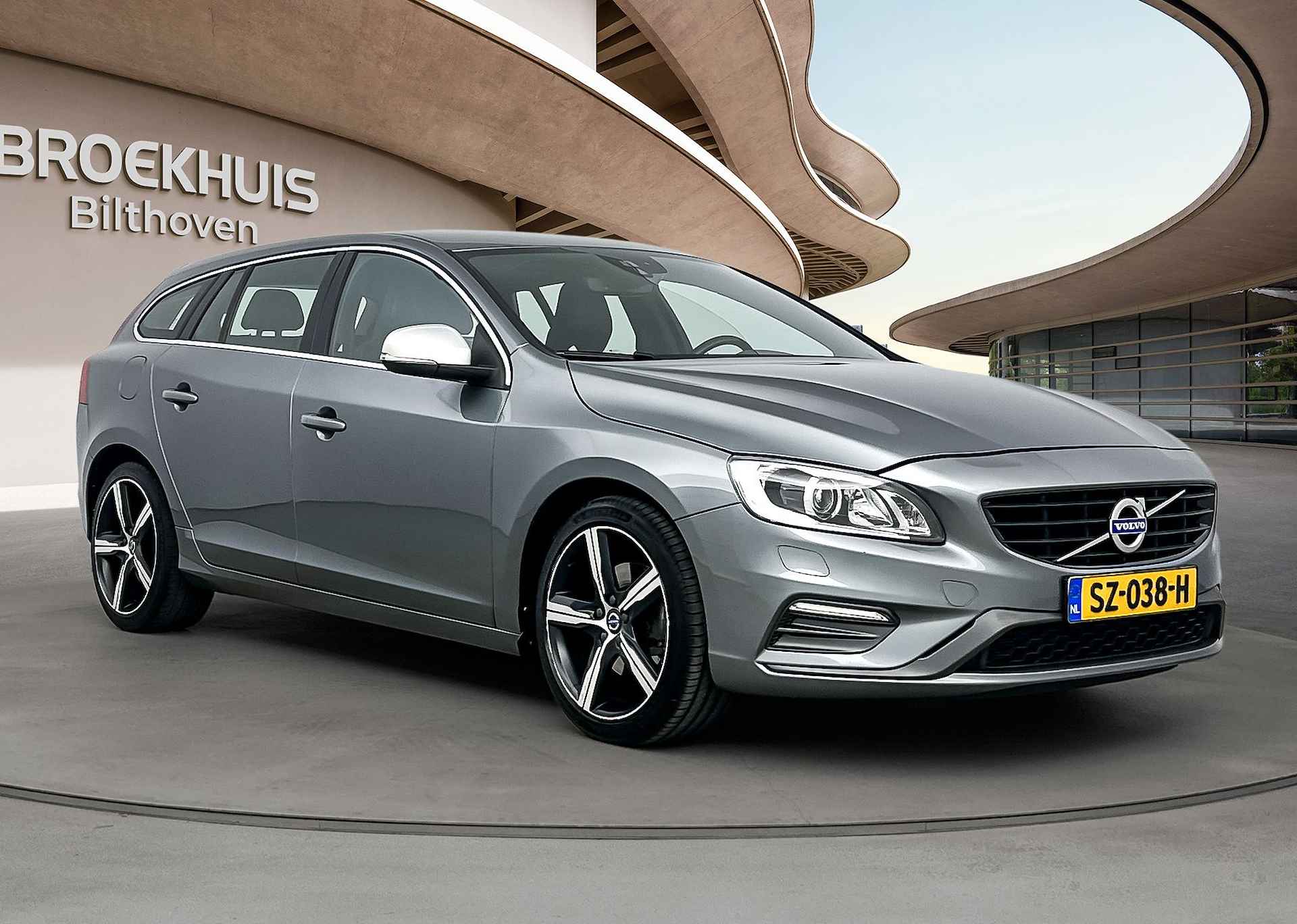 Volvo V60 T4 R-Design | Scandinavian Line | Camera + PDC | Navi | Bocht verlichting | Stoelverwarming | - 3/25