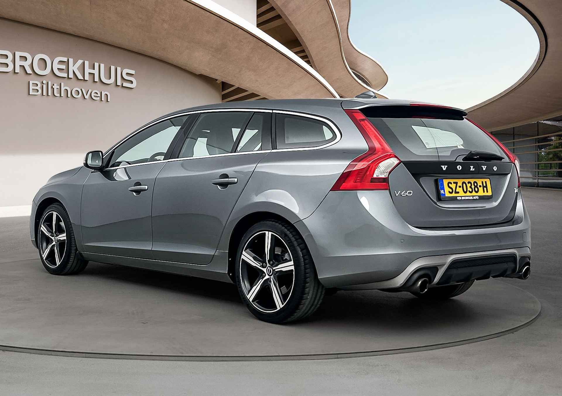 Volvo V60 T4 R-Design | Scandinavian Line | Camera + PDC | Navi | Bocht verlichting | Stoelverwarming | - 5/25