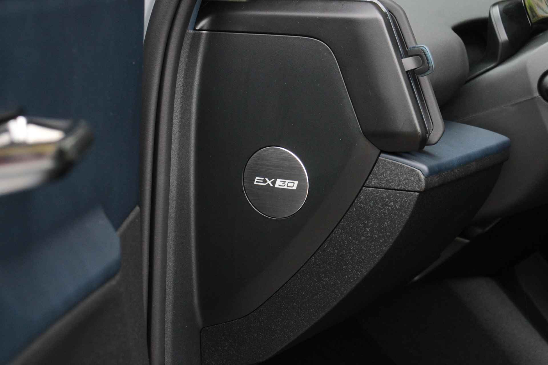 Volvo EX30 Single Motor Extended Range Ultra 69 kWh | 360° Camera | Harman/Kardon audio | Stuur- en stoelverwarming | BLIS | Adaptieve Crui - 22/28