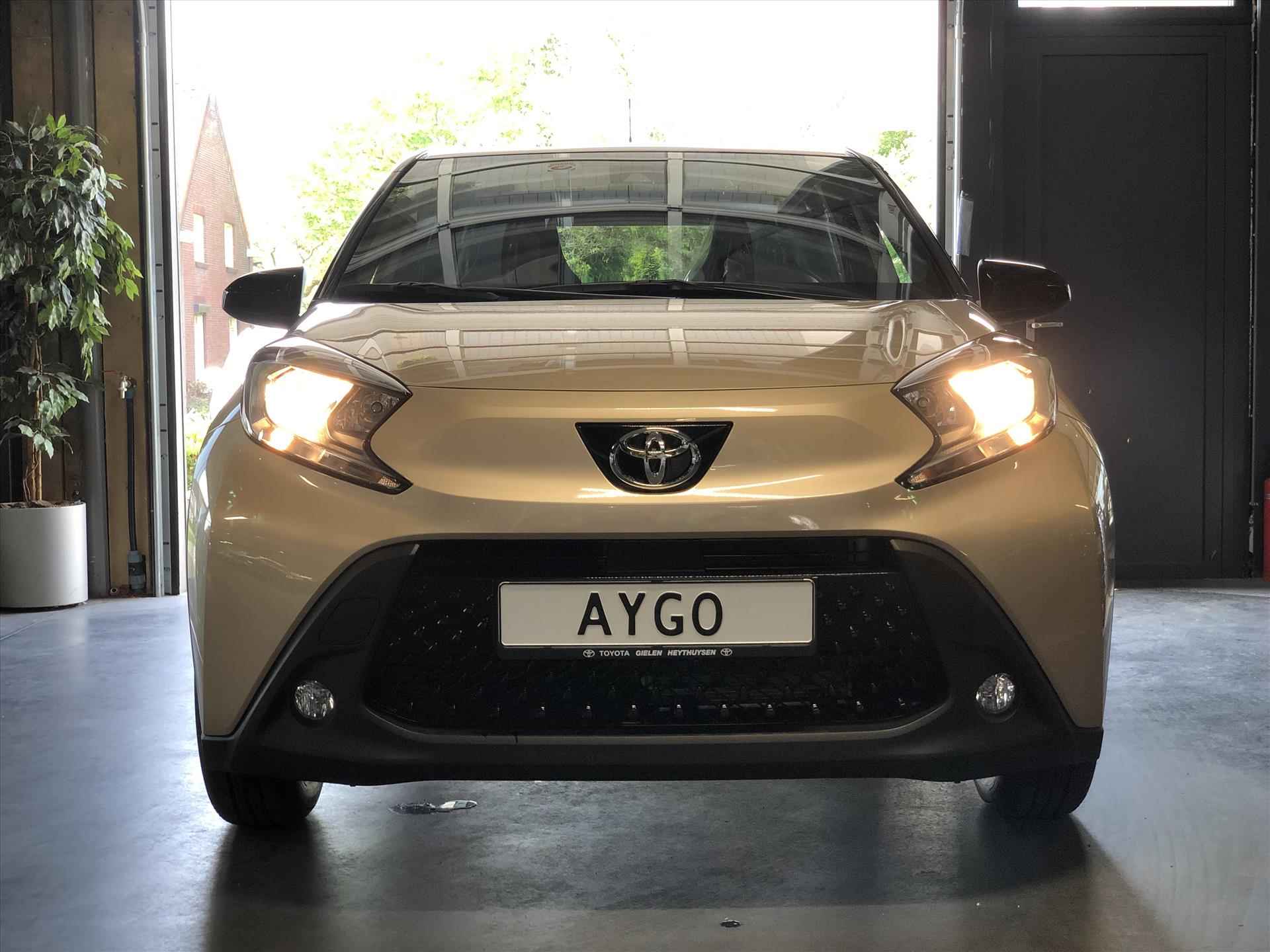 Toyota Aygo X 1.0 VVT-i S-CVT Pulse Bi-Tone | Smart Connect, Stoelverwarming, Apple CarPlay/Android Auto, Parkeercamera, 17 inch - 12/37