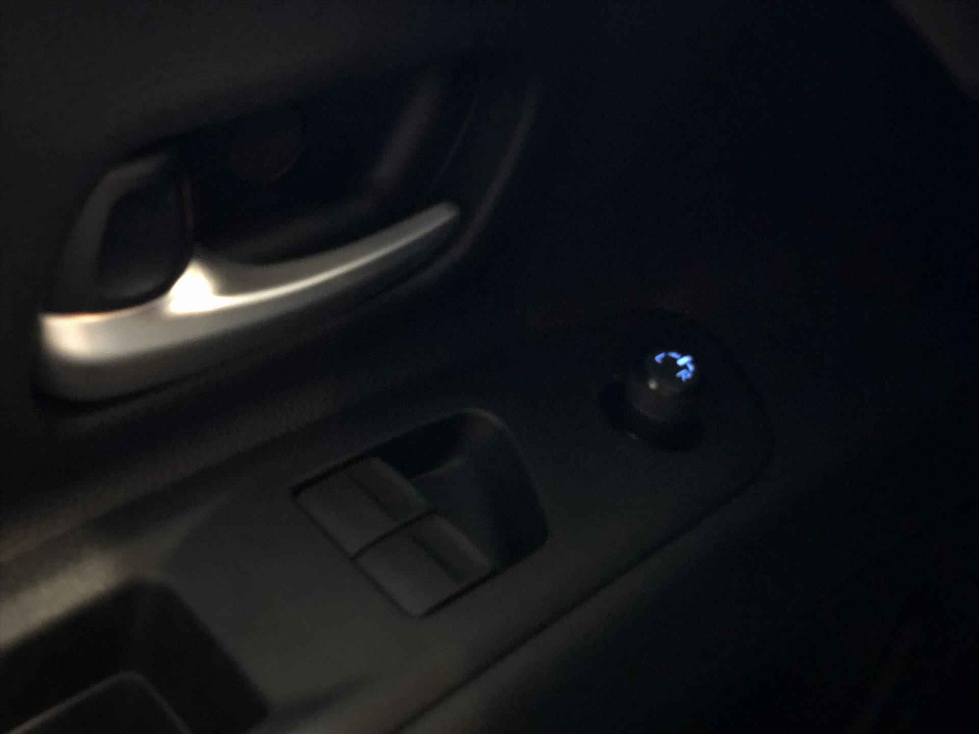 Toyota Aygo X 1.0 VVT-i S-CVT Pulse Bi-Tone | Smart Connect, Stoelverwarming, Apple CarPlay/Android Auto, Parkeercamera, 17 inch - 24/37