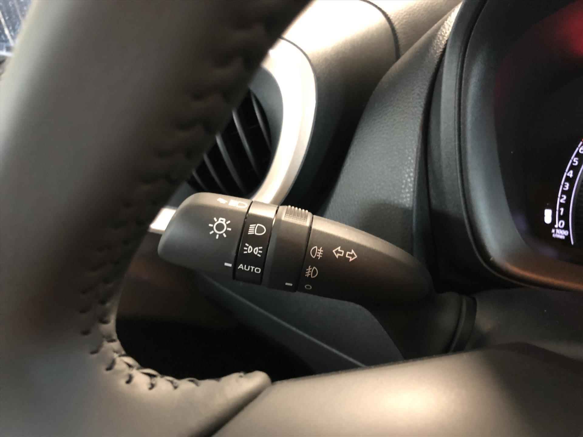 Toyota Aygo X 1.0 VVT-i S-CVT Pulse Bi-Tone | Smart Connect, Stoelverwarming, Apple CarPlay/Android Auto, Parkeercamera, 17 inch - 28/37