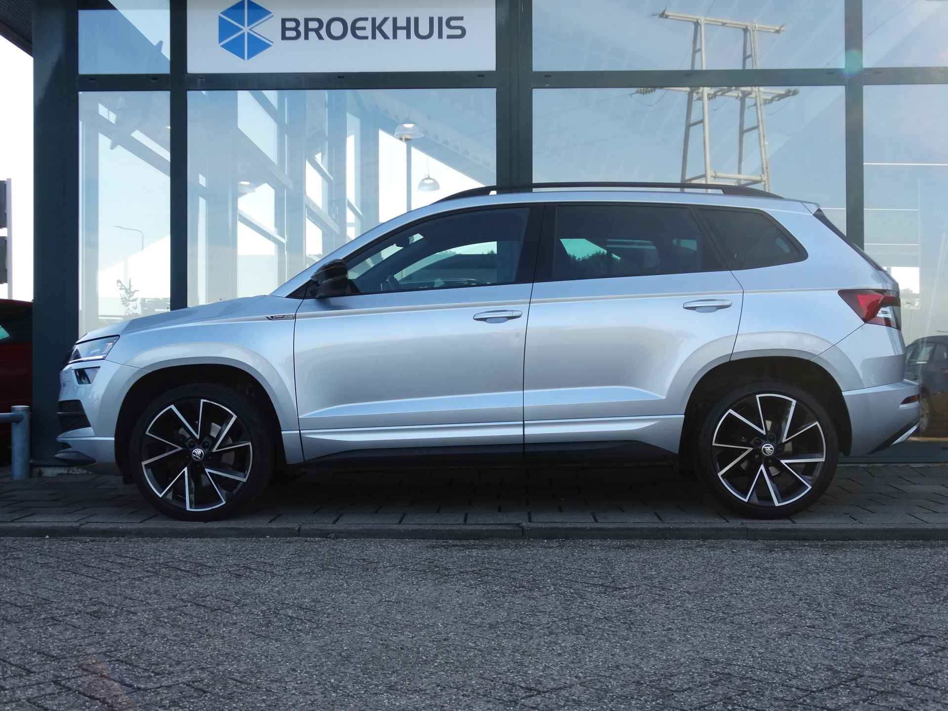 Škoda Karoq 1.5 TSI ACT Sportline Business | Achteruitrijcamera | Navigatie | Stoel + stuur + voorruit verwarming | Trekhaak - 2/31