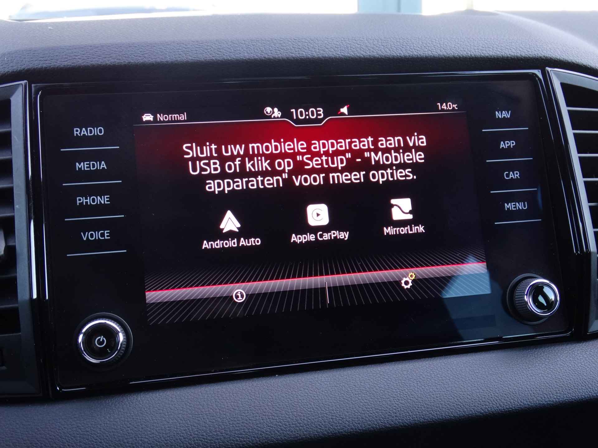 Škoda Karoq 1.5 TSI ACT Sportline Business | Achteruitrijcamera | Navigatie | Stoel + stuur + voorruit verwarming | Trekhaak - 29/31