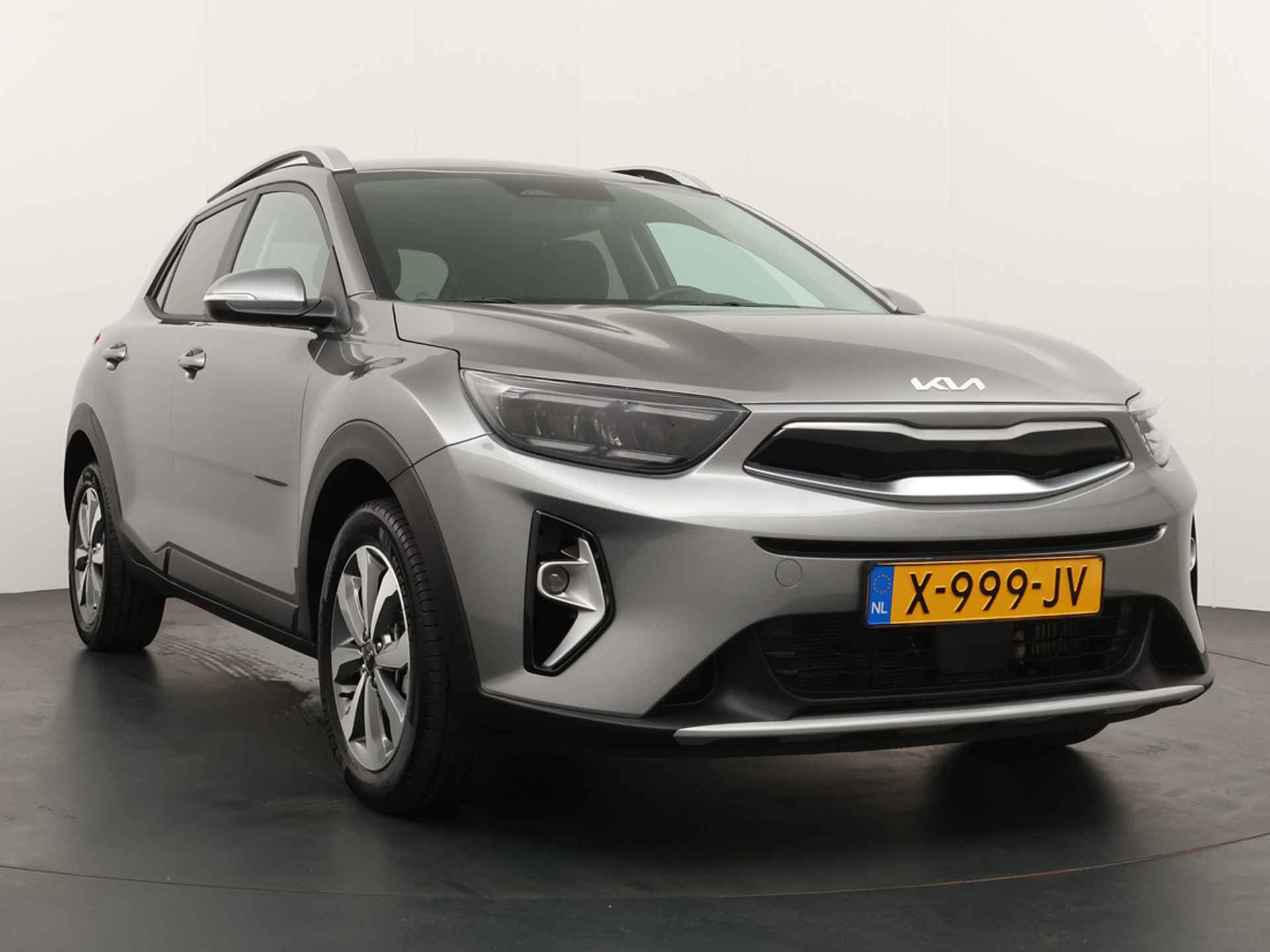 Kia Stonic 1.0 T-GDi MHEV DynamicPlusLine - Led - Navigatie - Cruise Control - Climate Control - Apple/Android Carplay - Fabrieksgarantie tot 12-2030 - 12/50